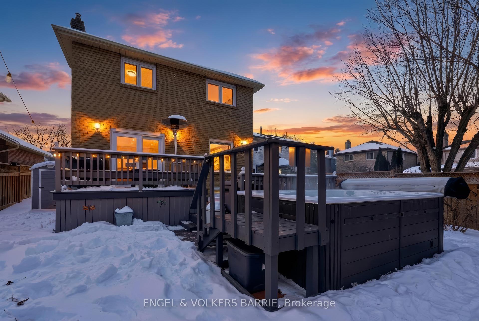 3056 Silverthorn Drive, Oakville, ON L6L 5N7