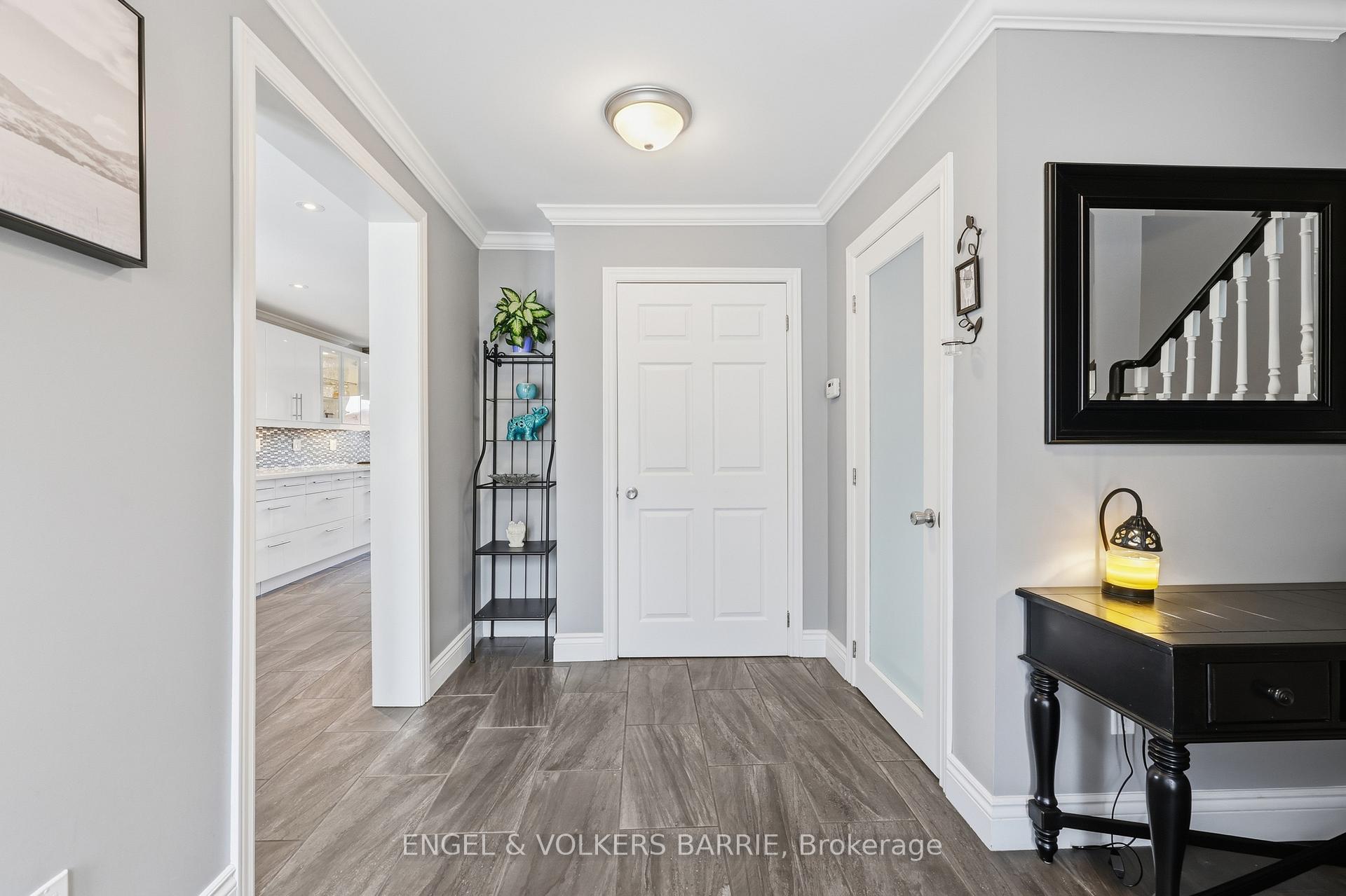 3056 Silverthorn Drive, Oakville, ON L6L 5N7