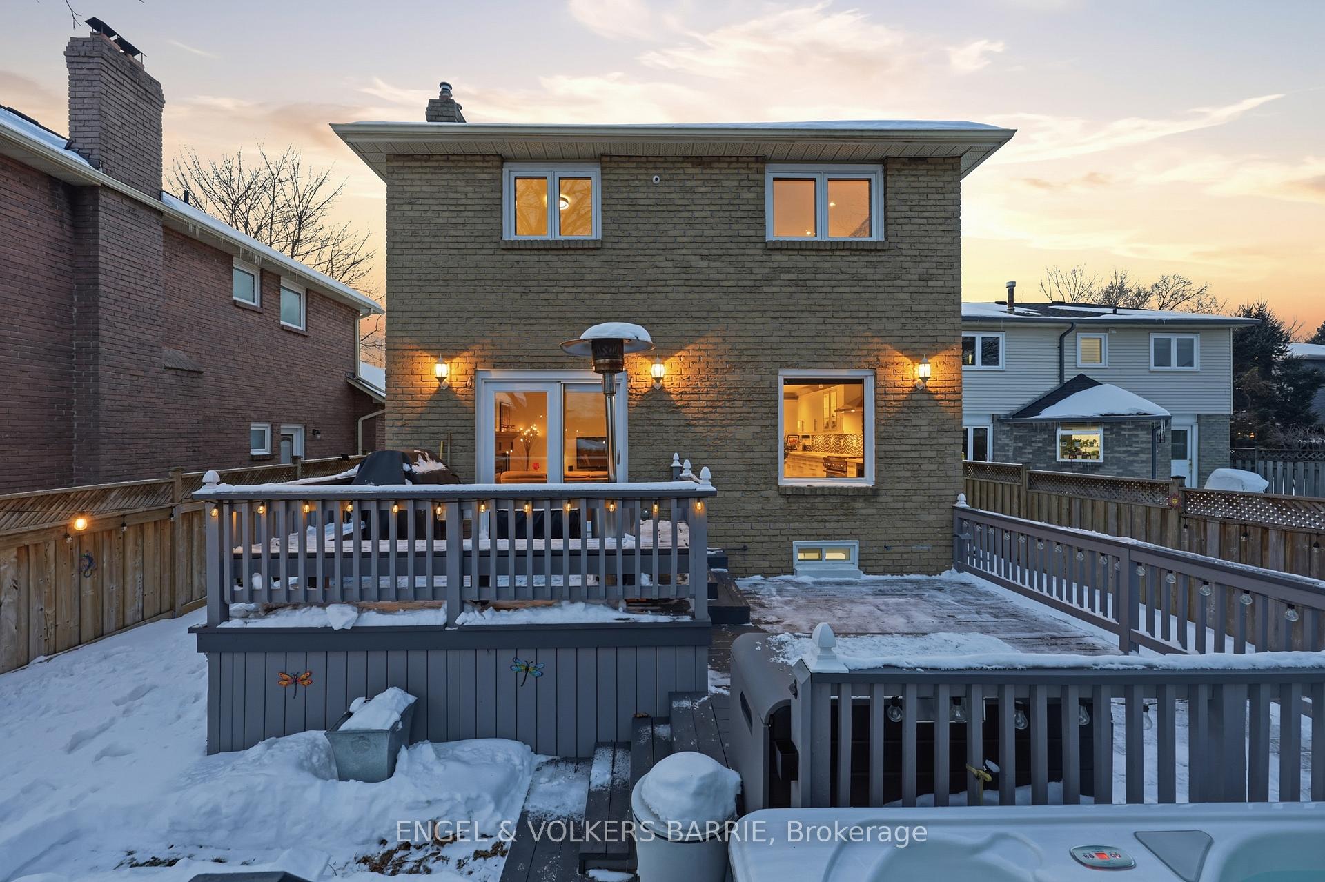 3056 Silverthorn Drive, Oakville, ON L6L 5N7