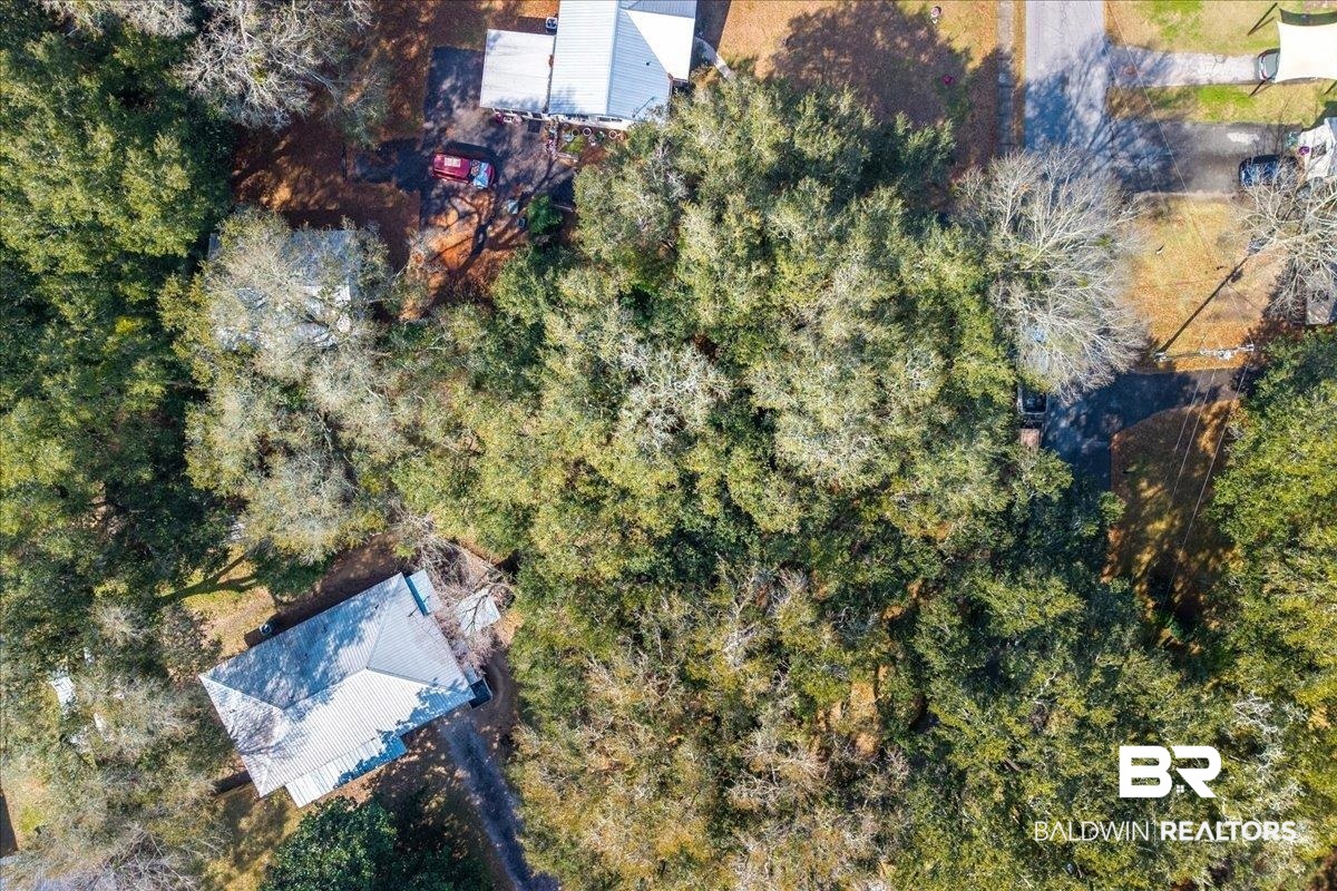 907 Dauphine Circle