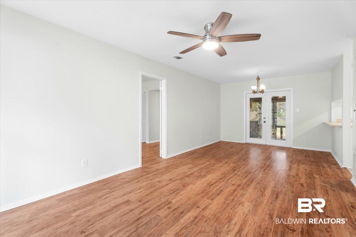 907 Dauphine Circle