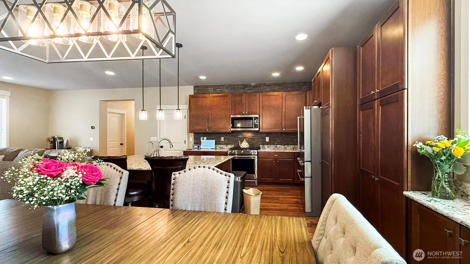 966 Panorama Ridge