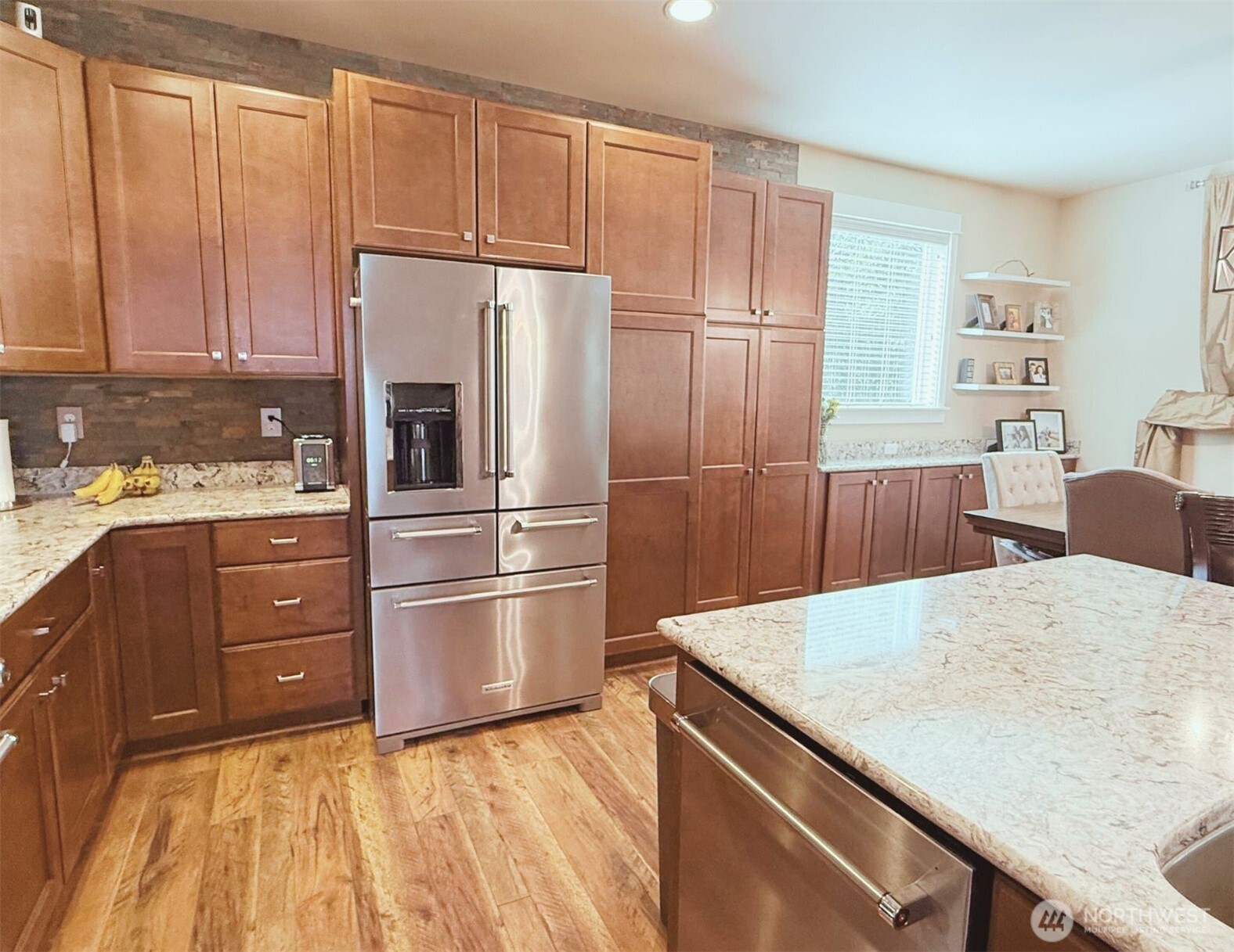 966 Panorama Ridge
