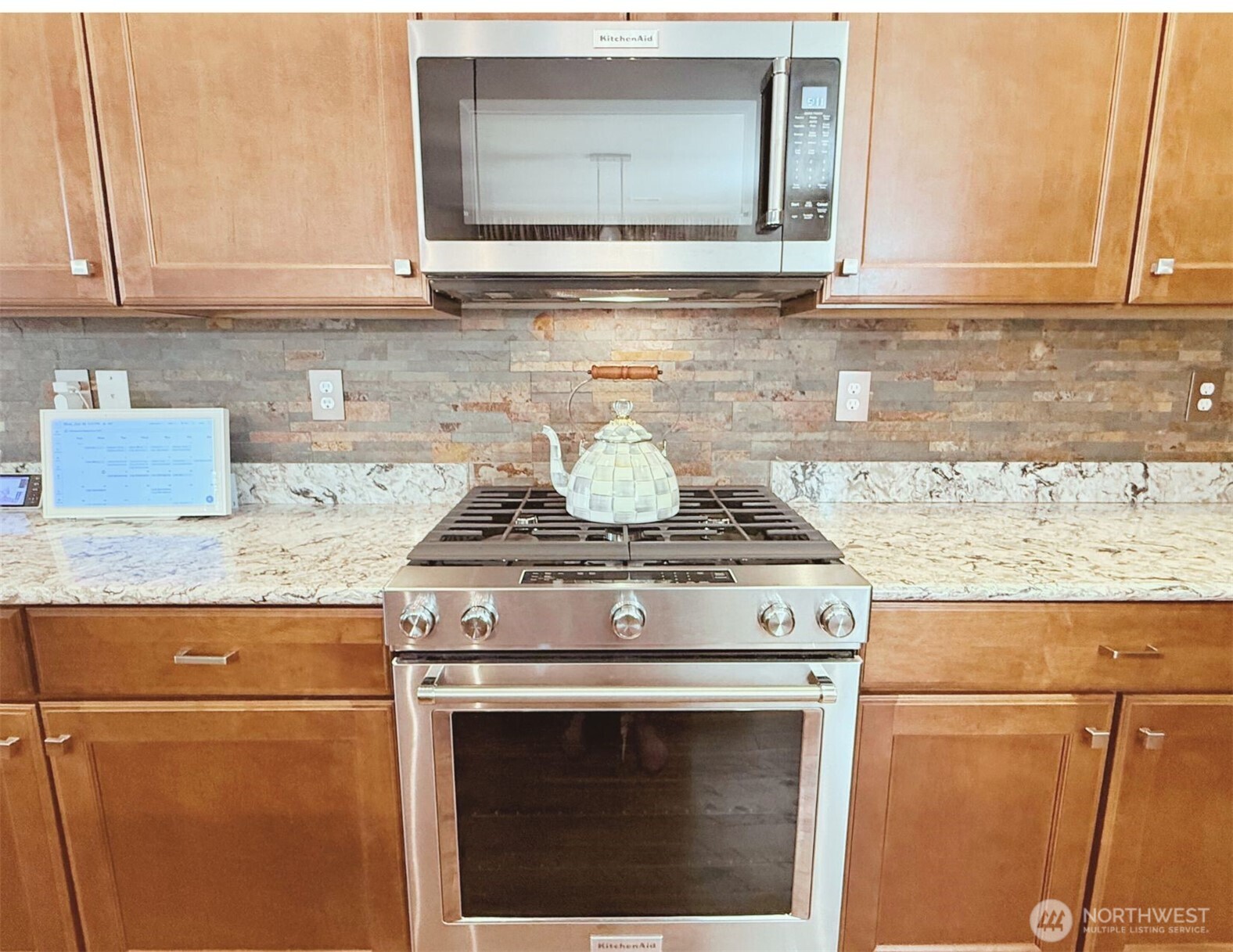 966 Panorama Ridge