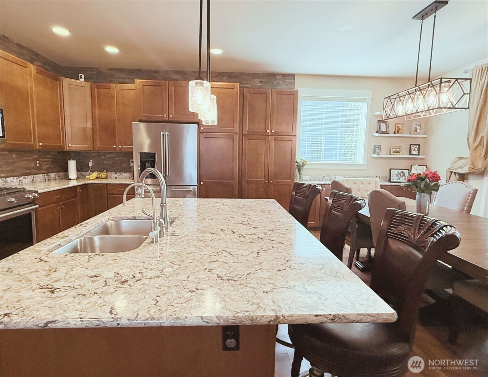 966 Panorama Ridge