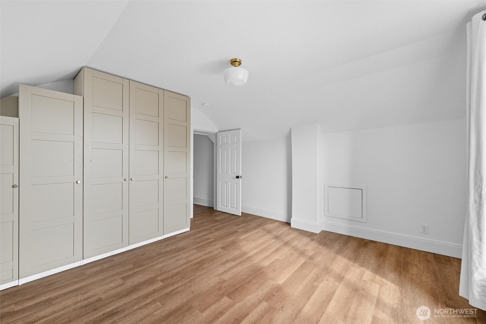 942 3rd Street