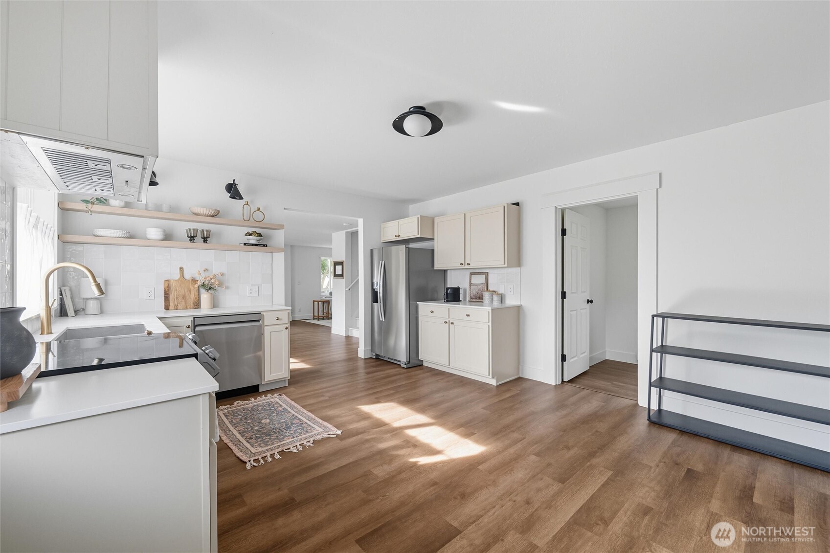 942 3rd Street