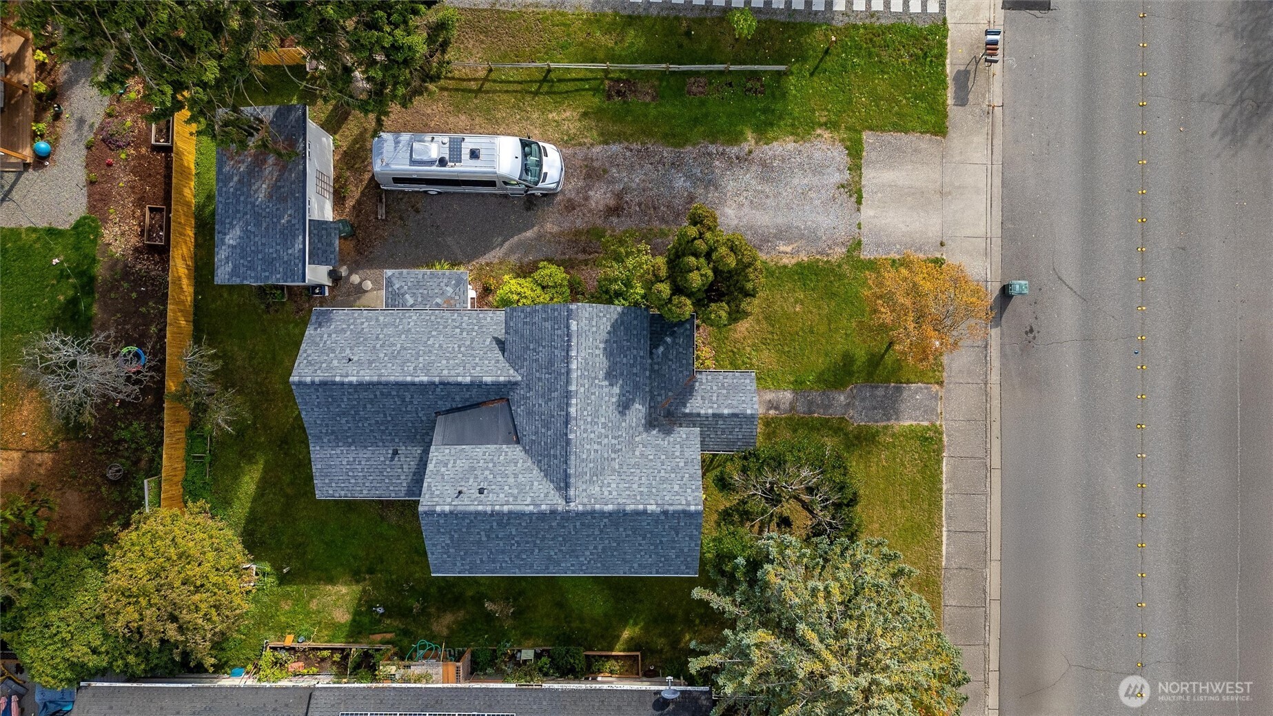 942 3rd Street