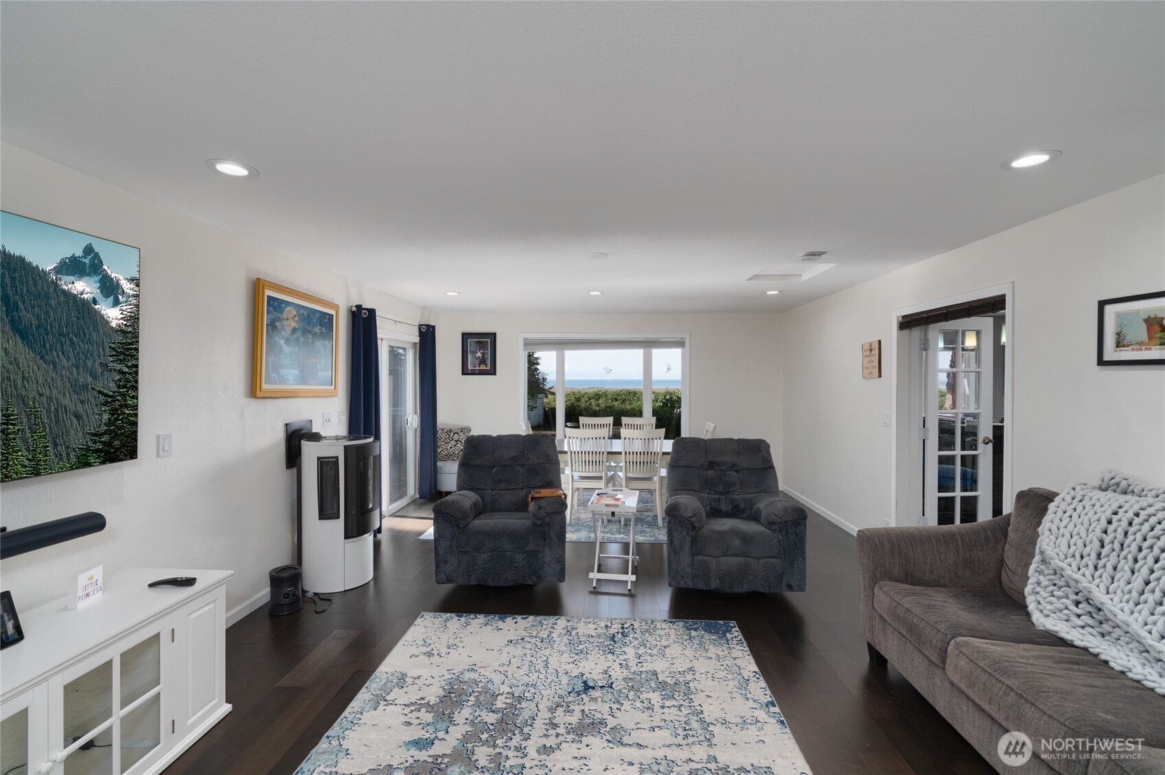 4251 Hollydale Lane