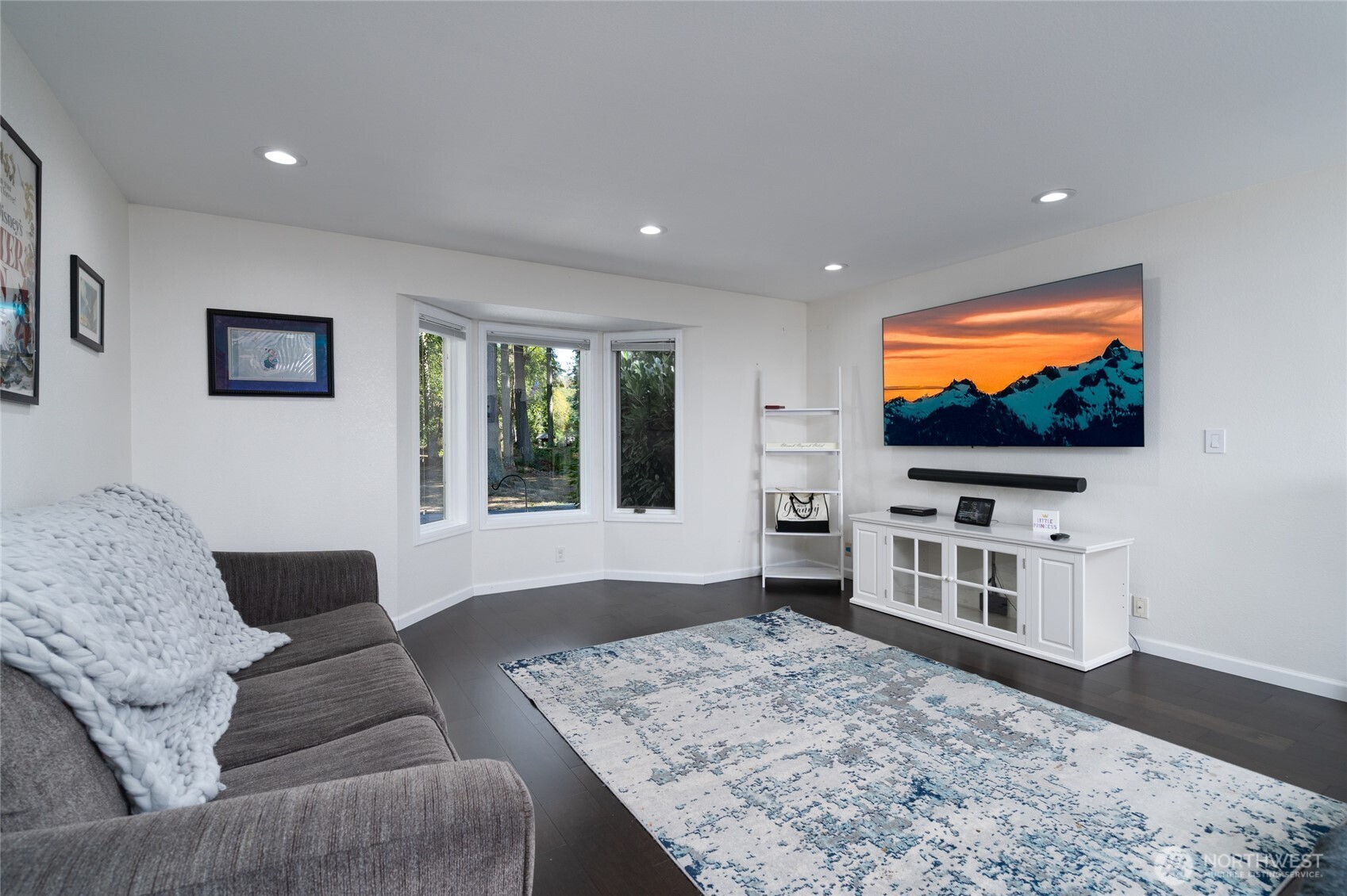 4251 Hollydale Lane