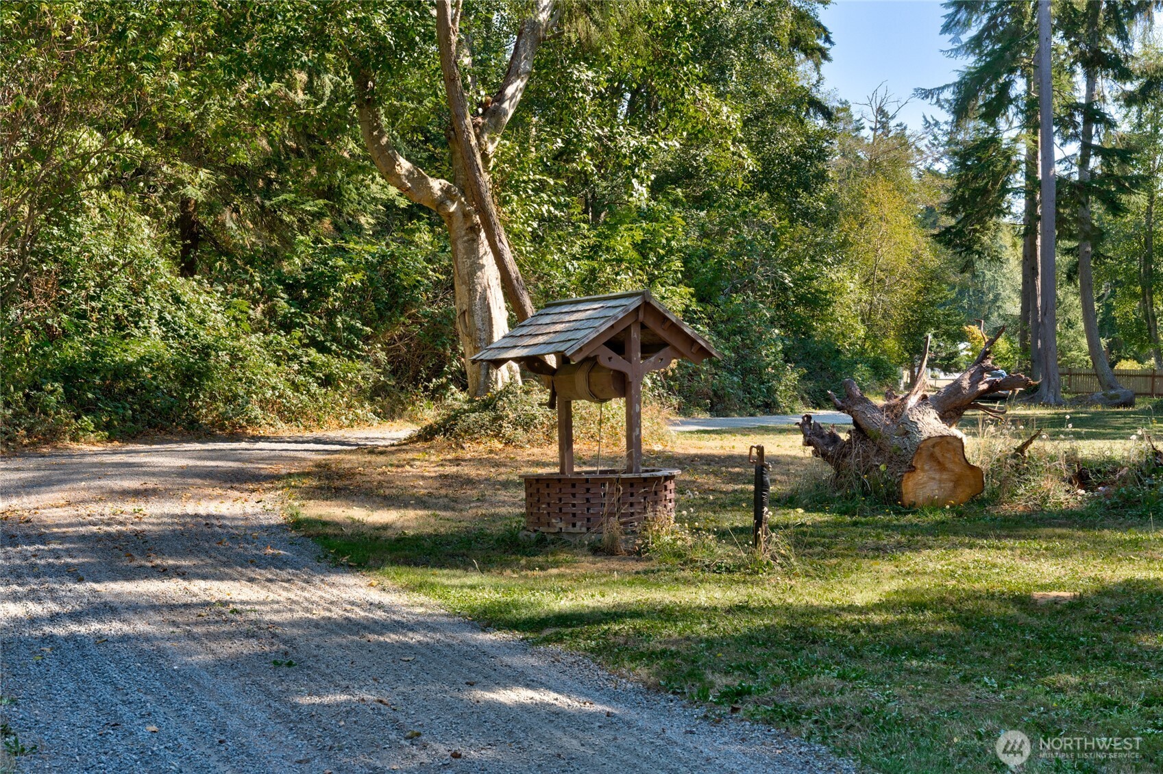 4251 Hollydale Lane