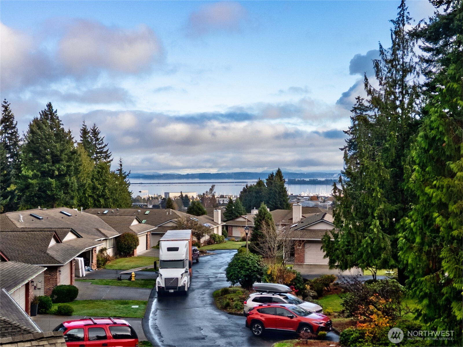 2108 Creekside Circle