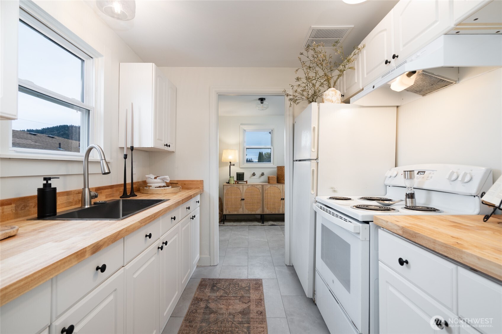 1412 E Berniece Street