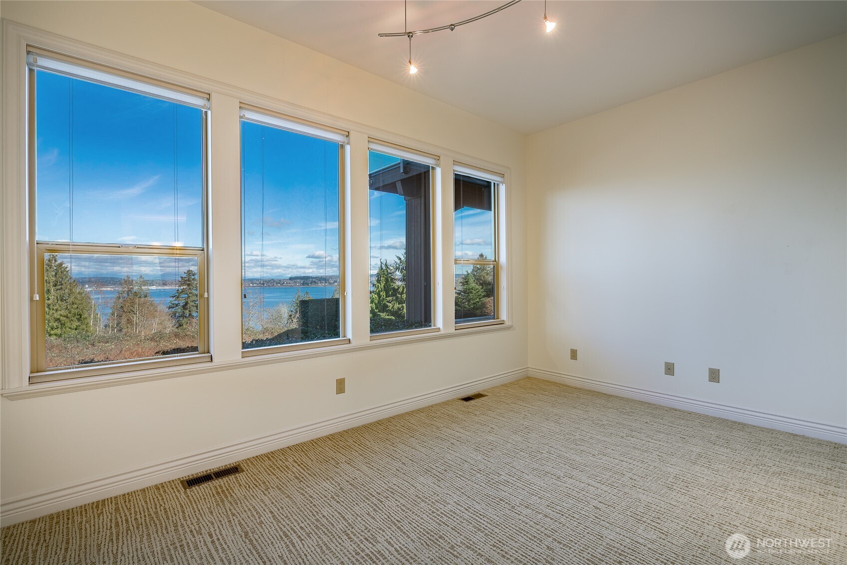 5543 Night Heron Drive