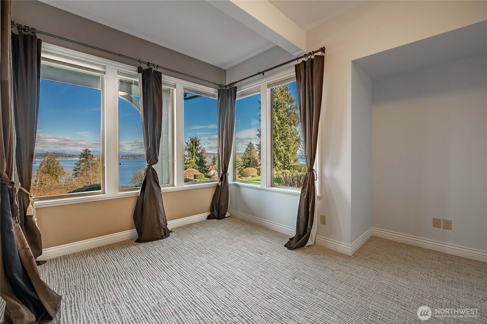 5543 Night Heron Drive