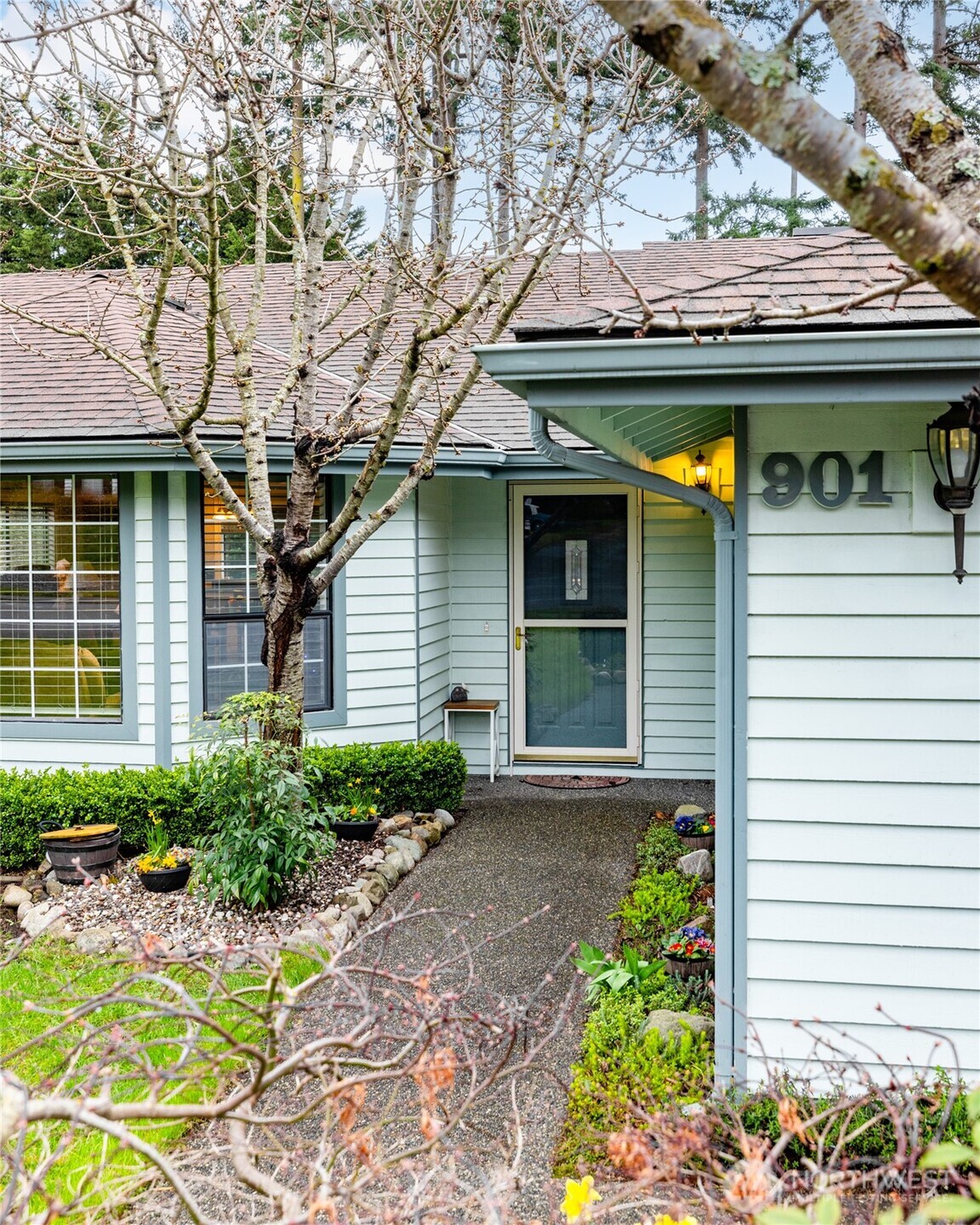 901 SW Barrington Drive