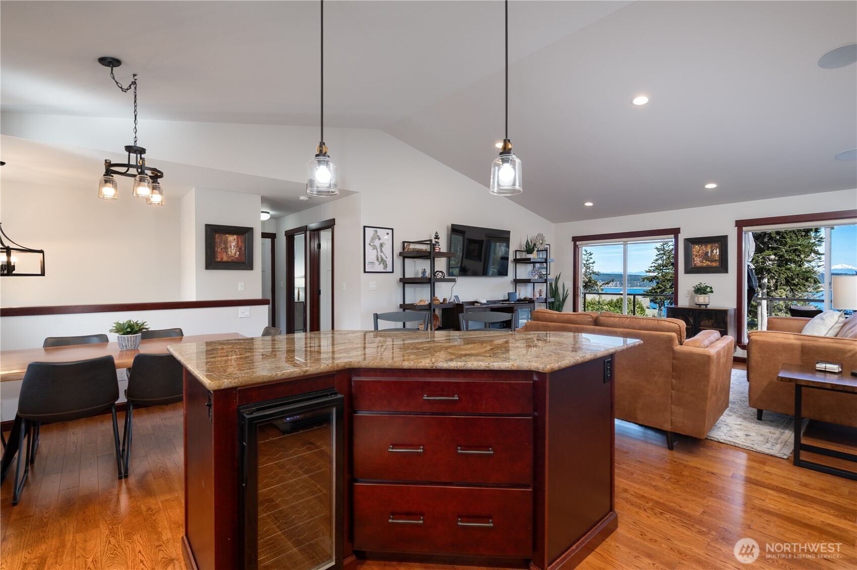2303 North Bluff Road