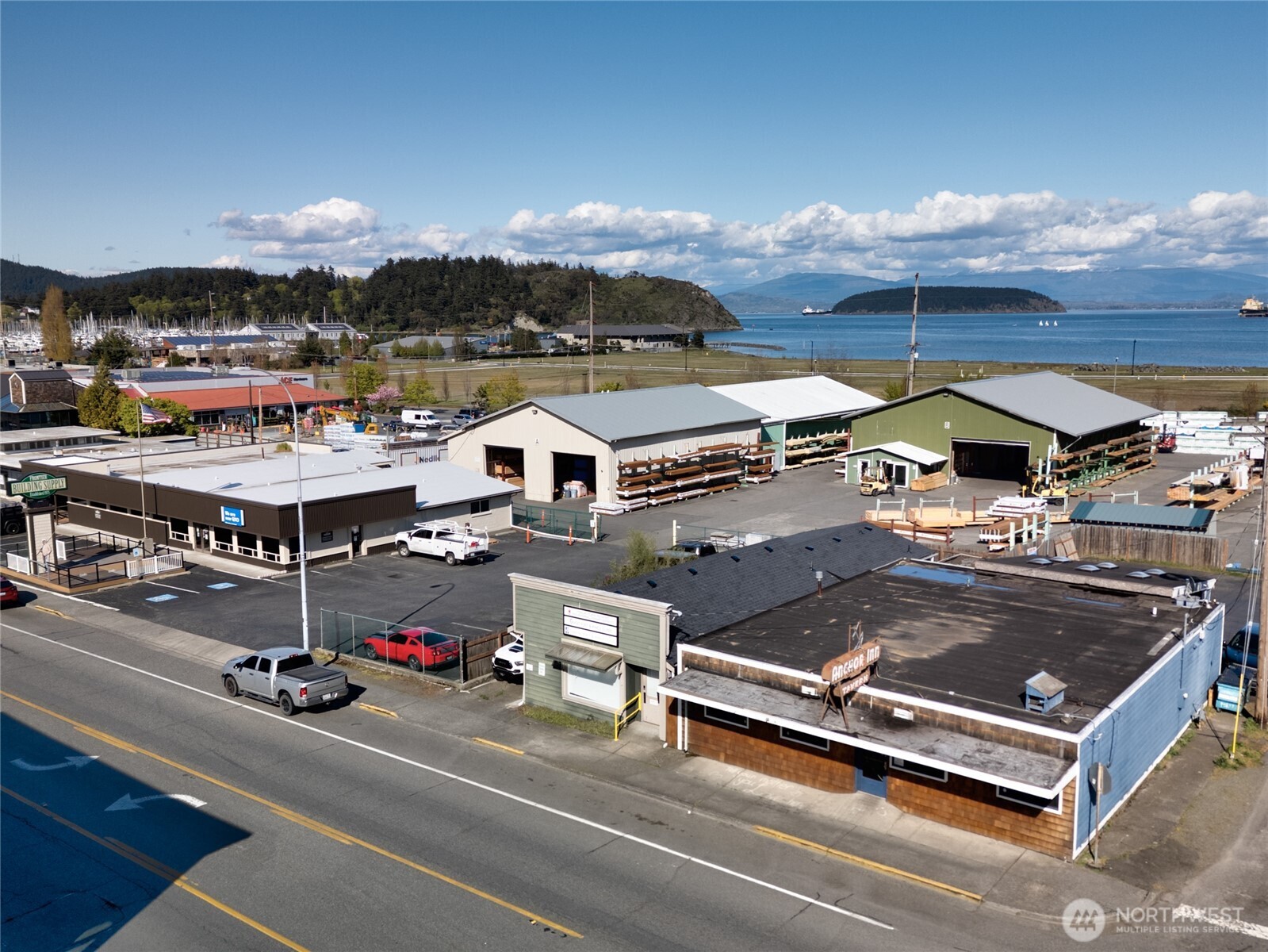 1917 Commercial Avenue