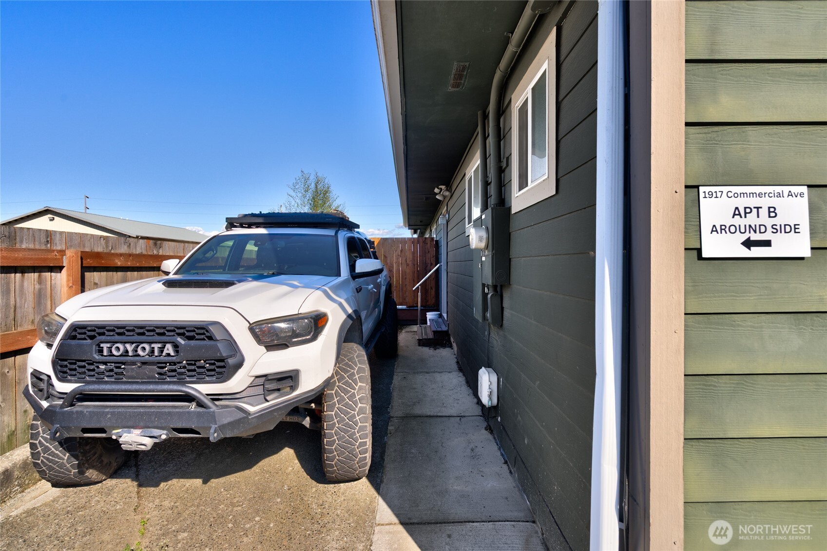 1917 Commercial Avenue