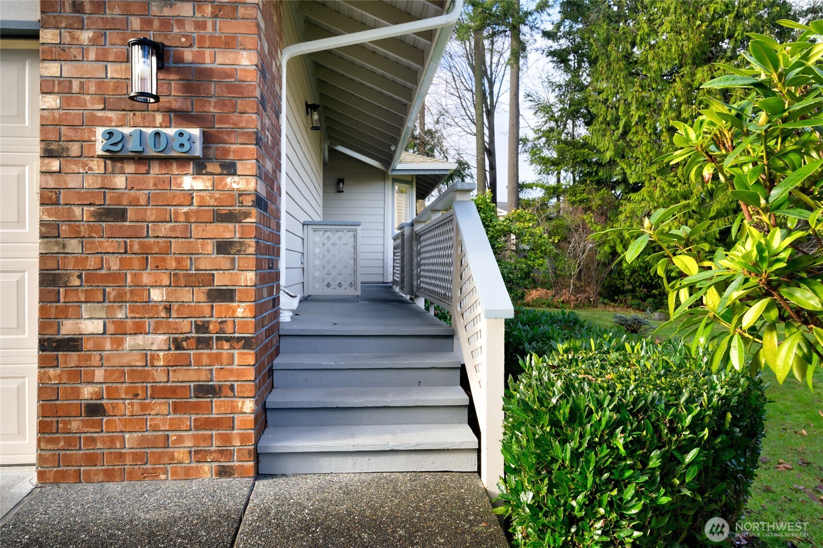 2108 Creekside Circle