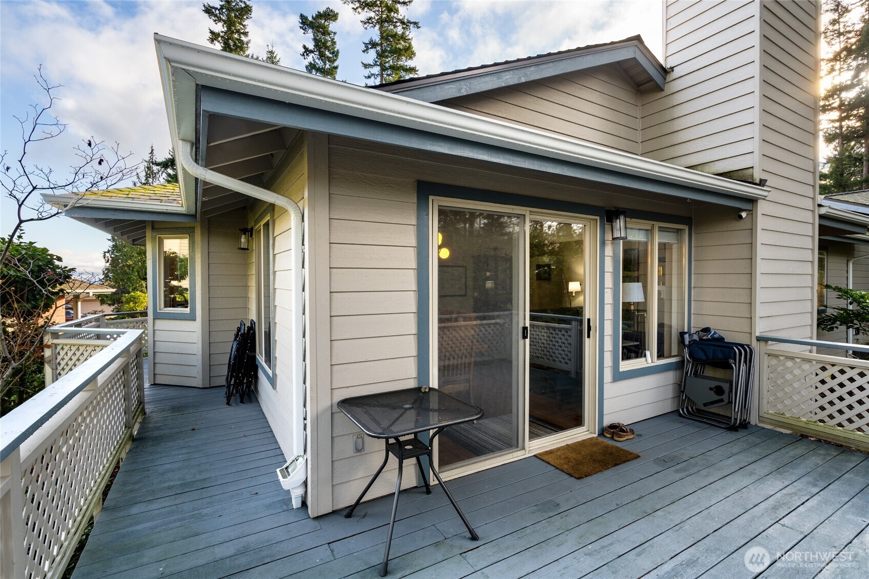 2108 Creekside Circle
