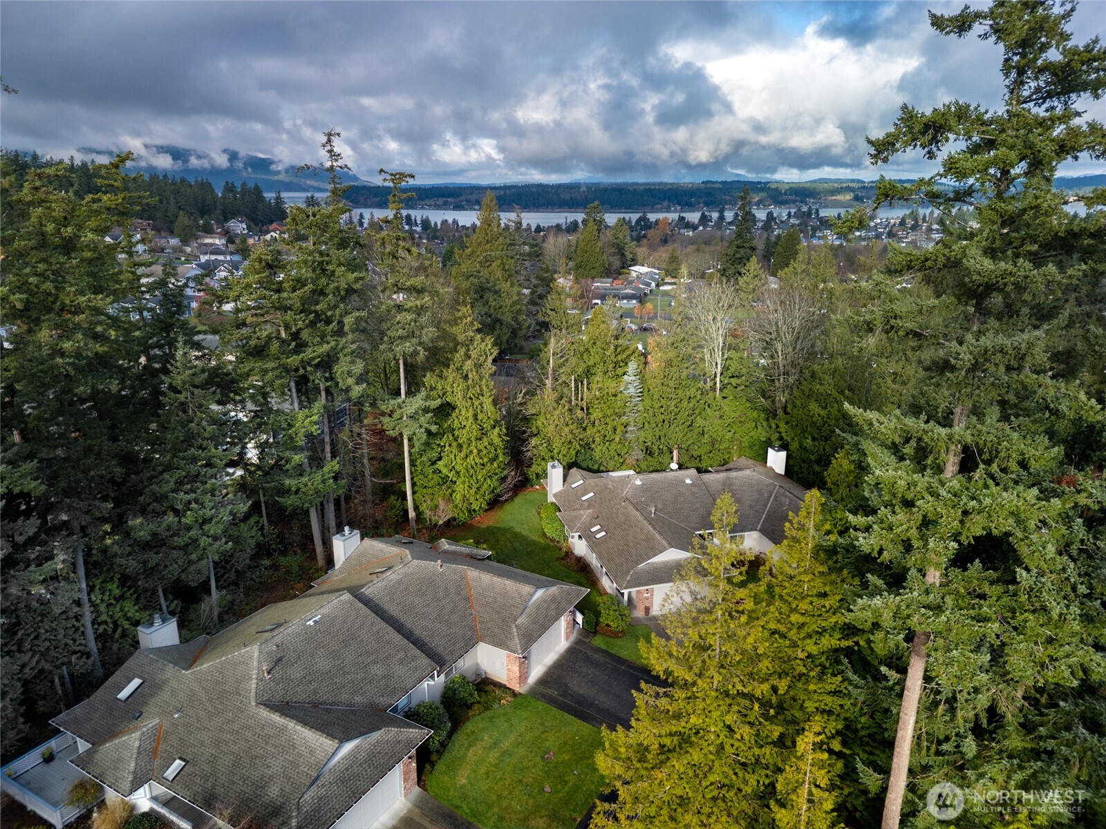 2108 Creekside Circle