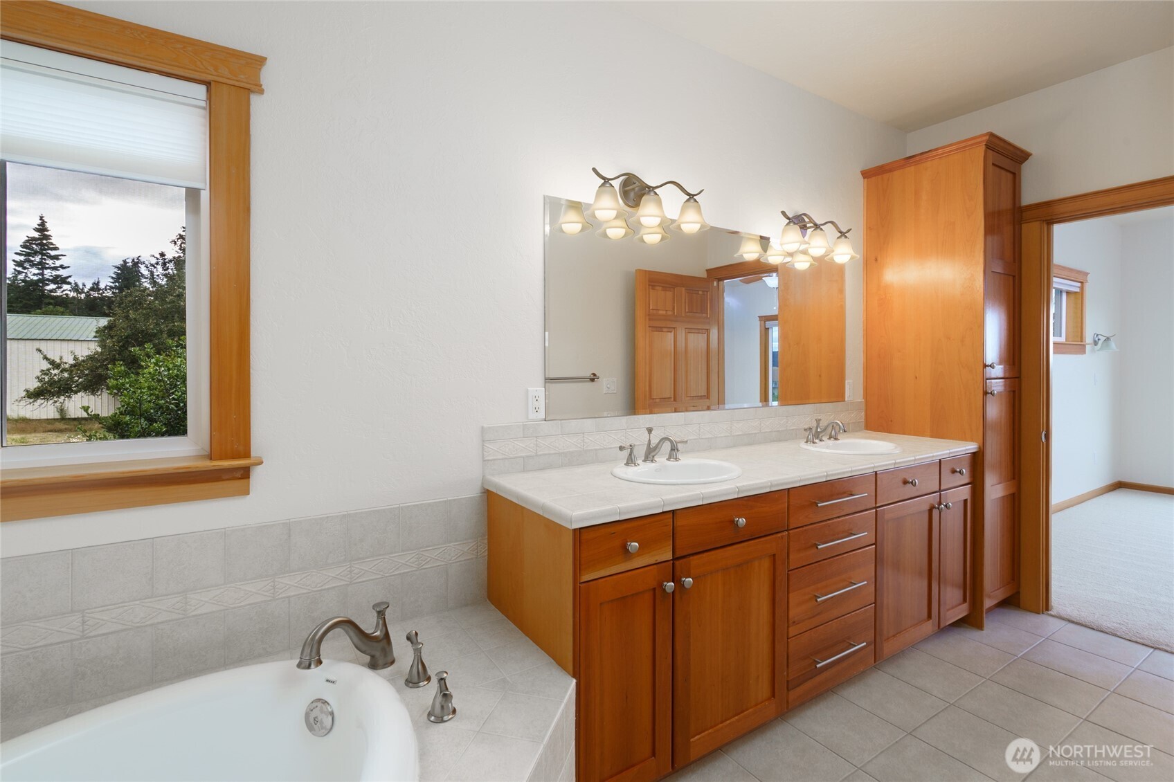 1810 Island View Place