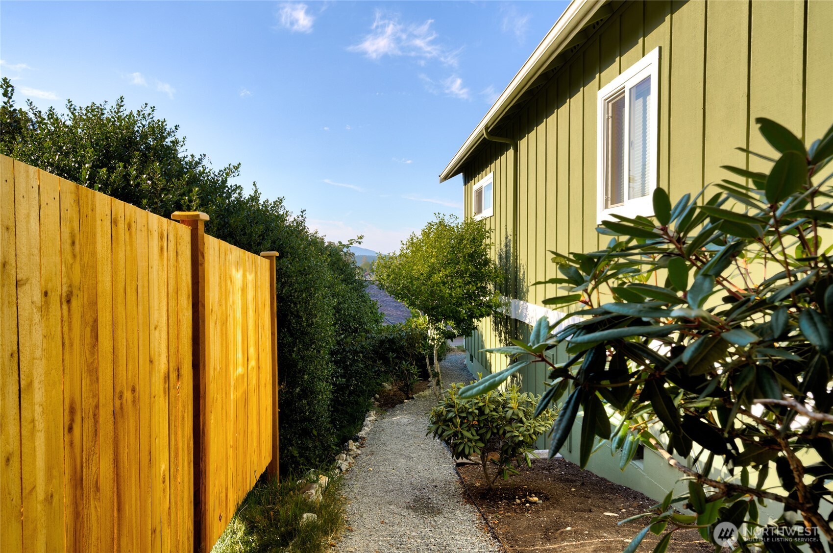 1810 Island View Place