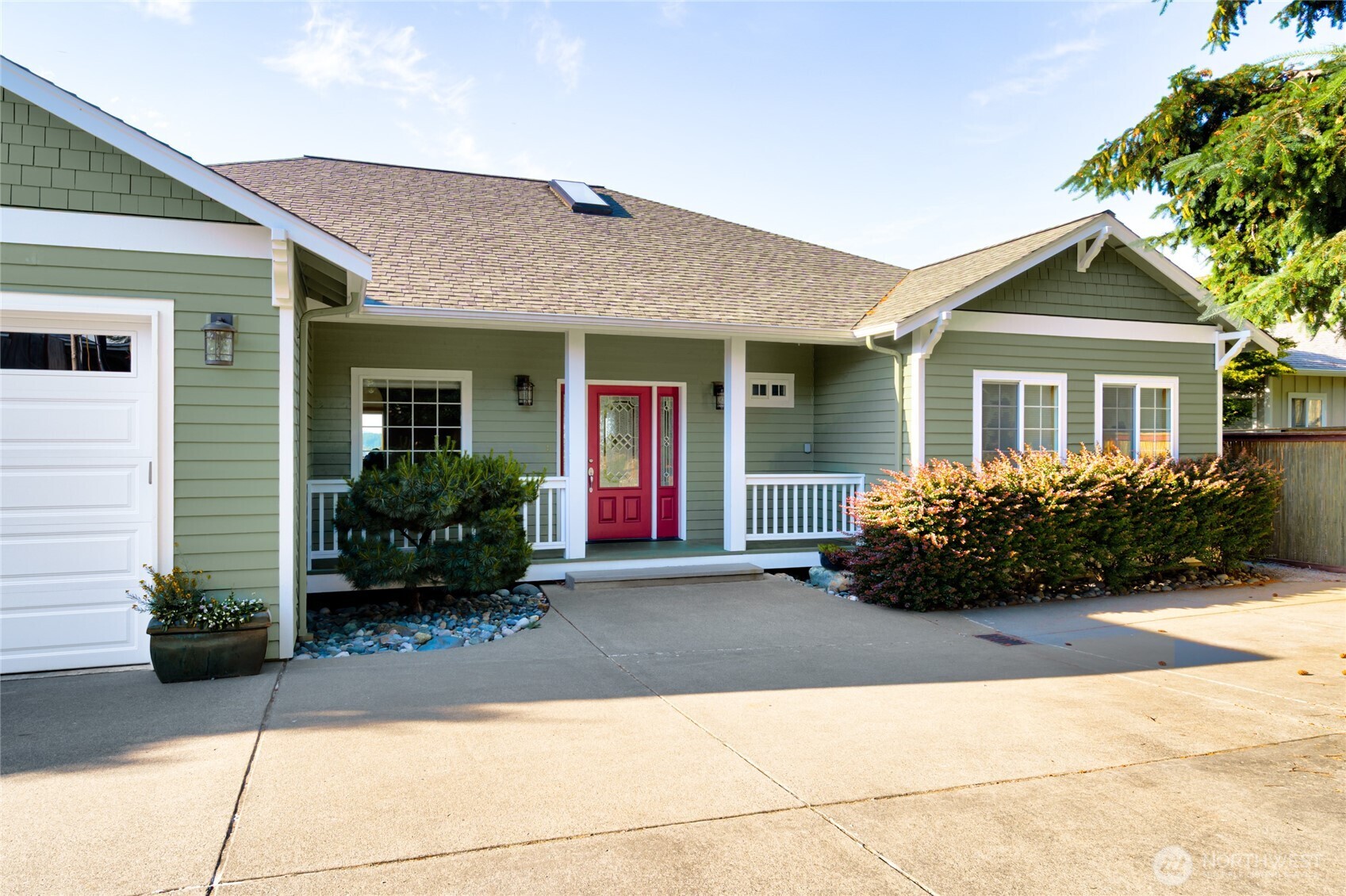 1810 Island View Place