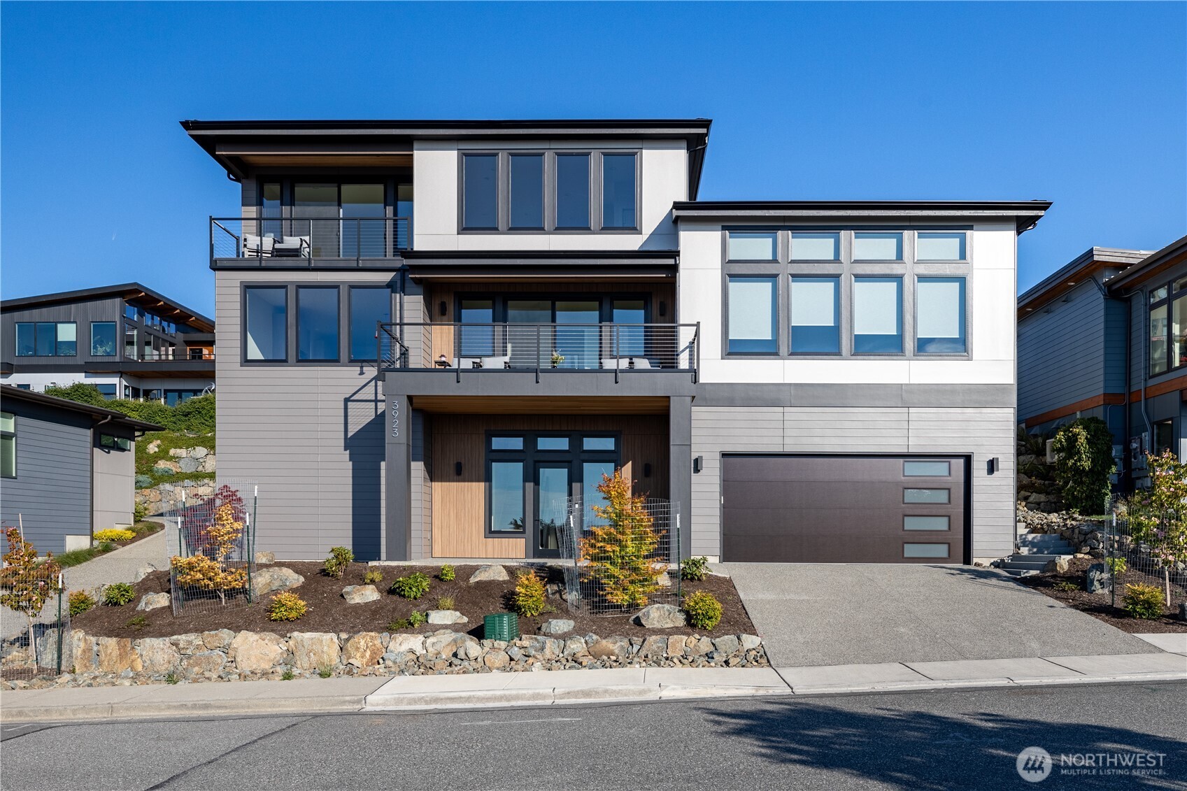 3923 RockRidge Parkway