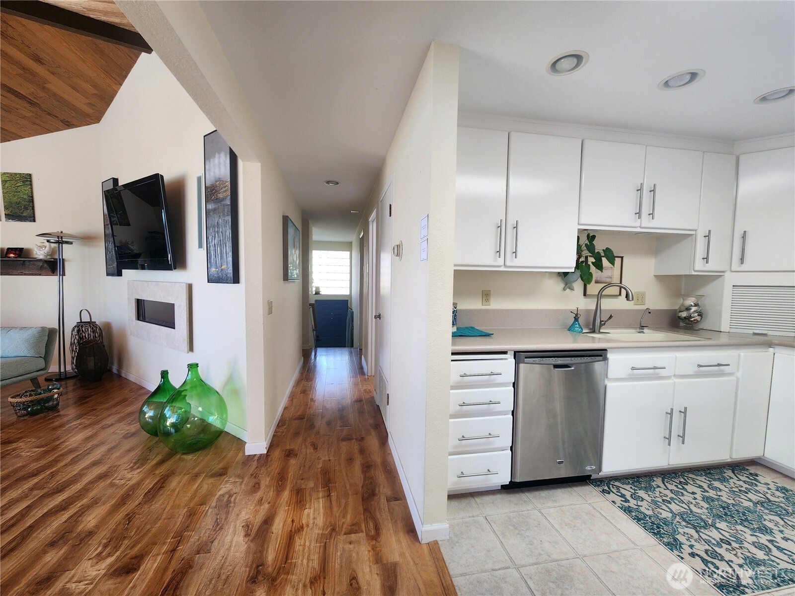 2426 Eastpoint Drive