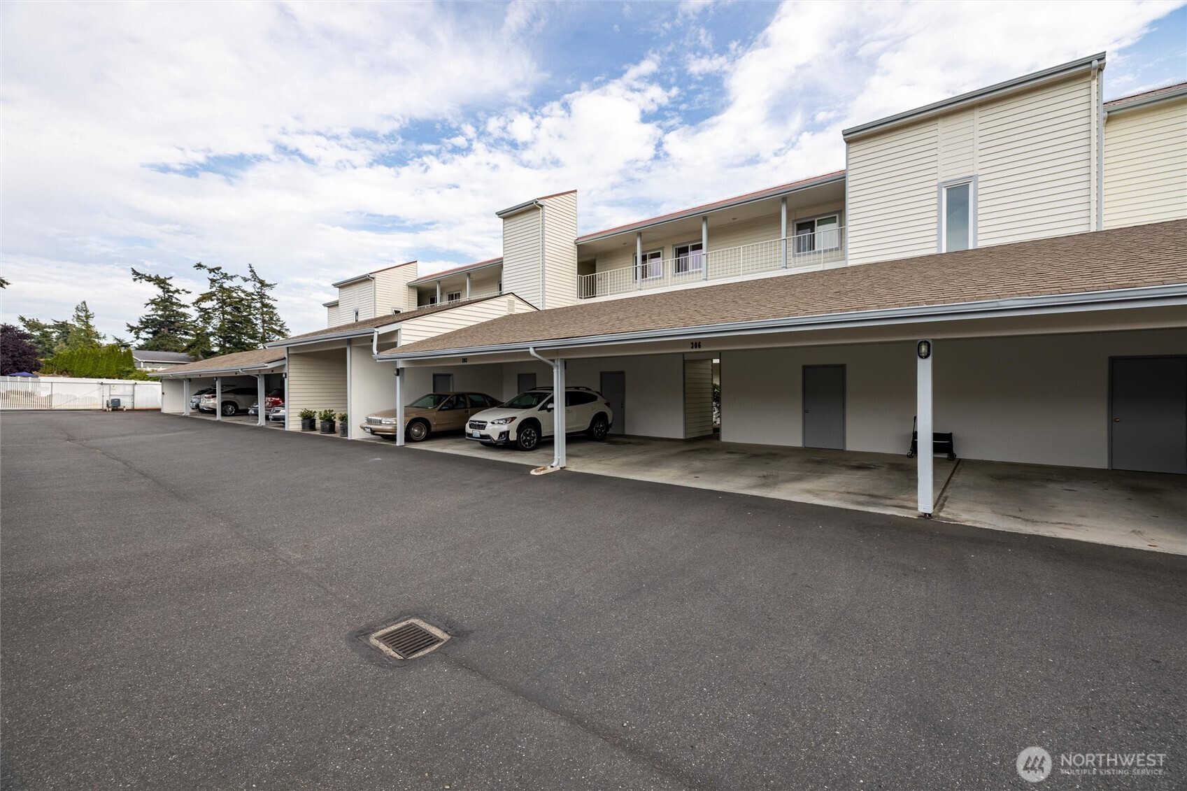 1800 Skyline Way Unit: 306