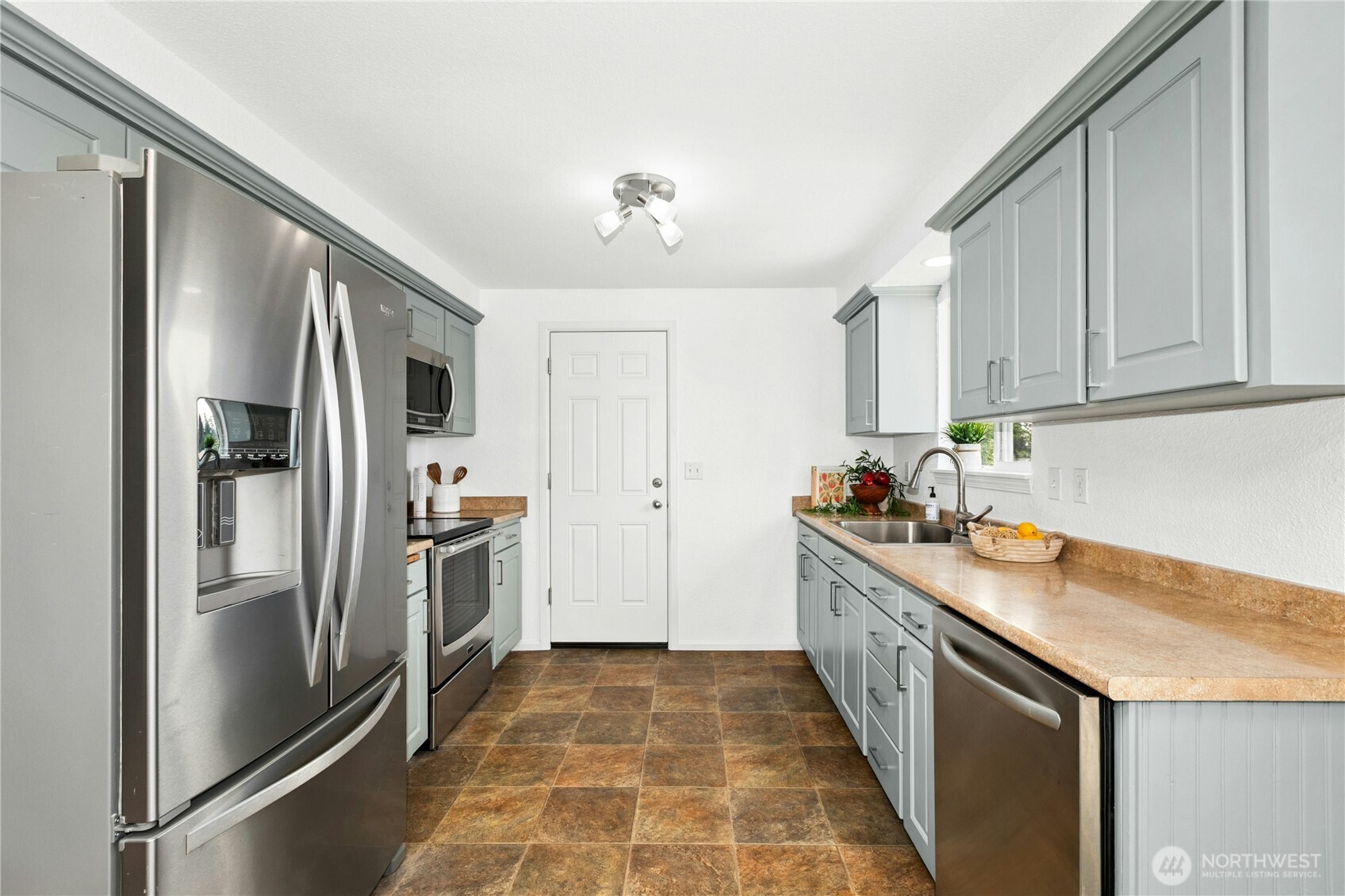 131 NW Clipper Drive