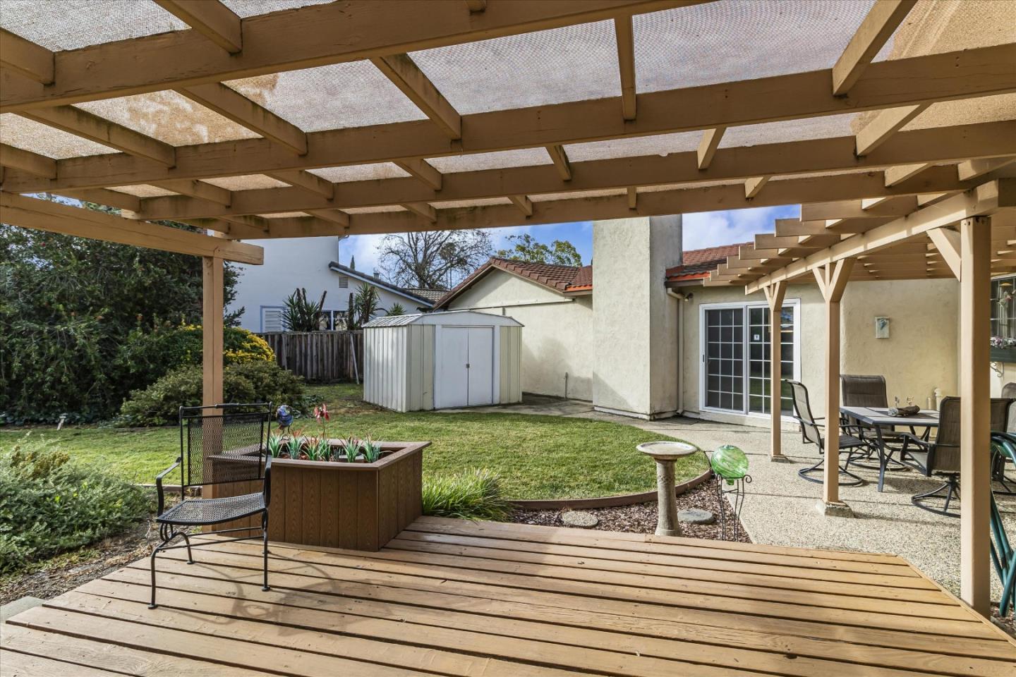 1082 Queen Anne DR