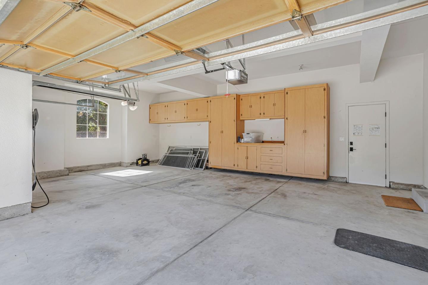 6565 Stonehill Drive