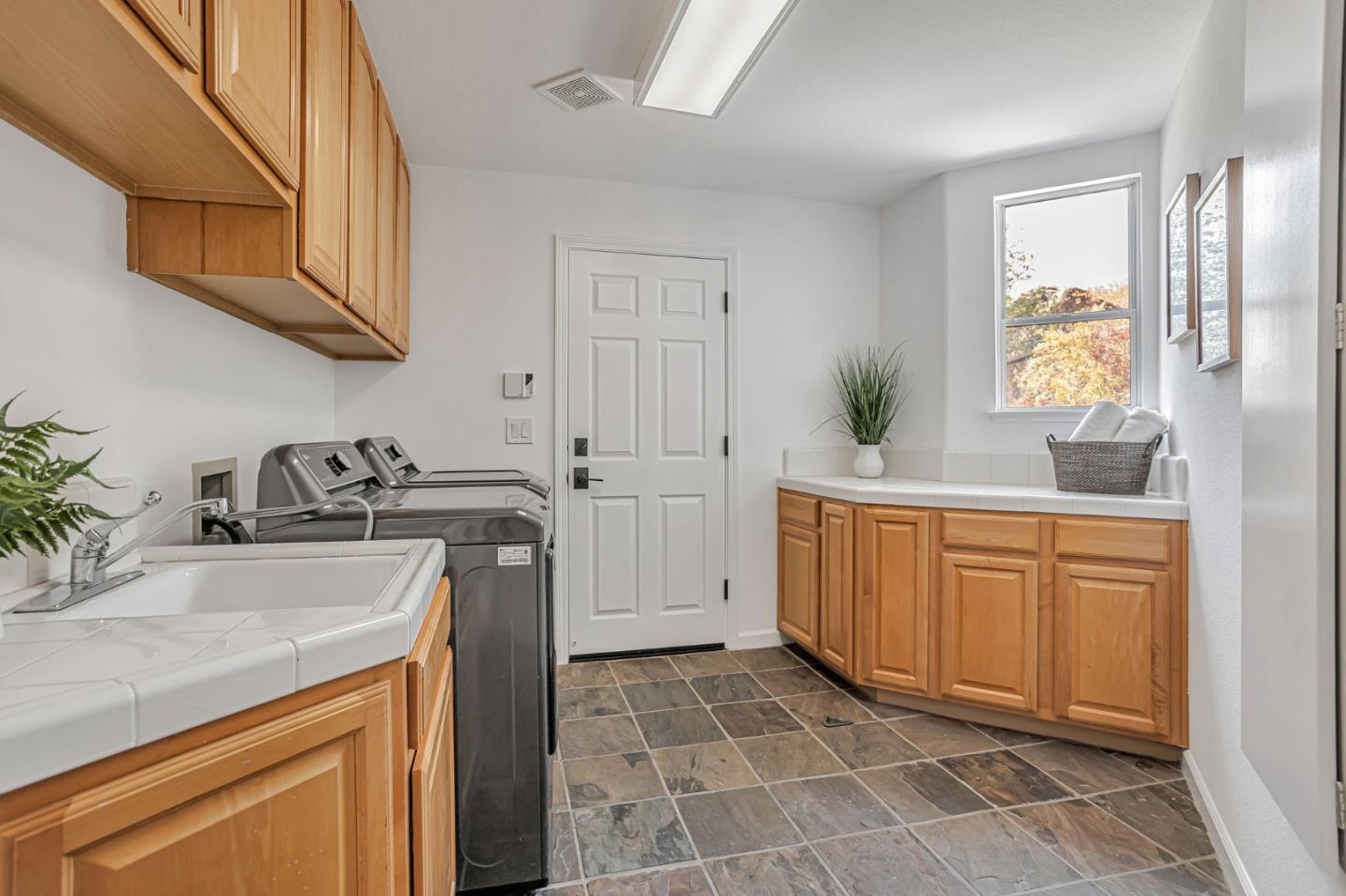 6565 Stonehill Drive