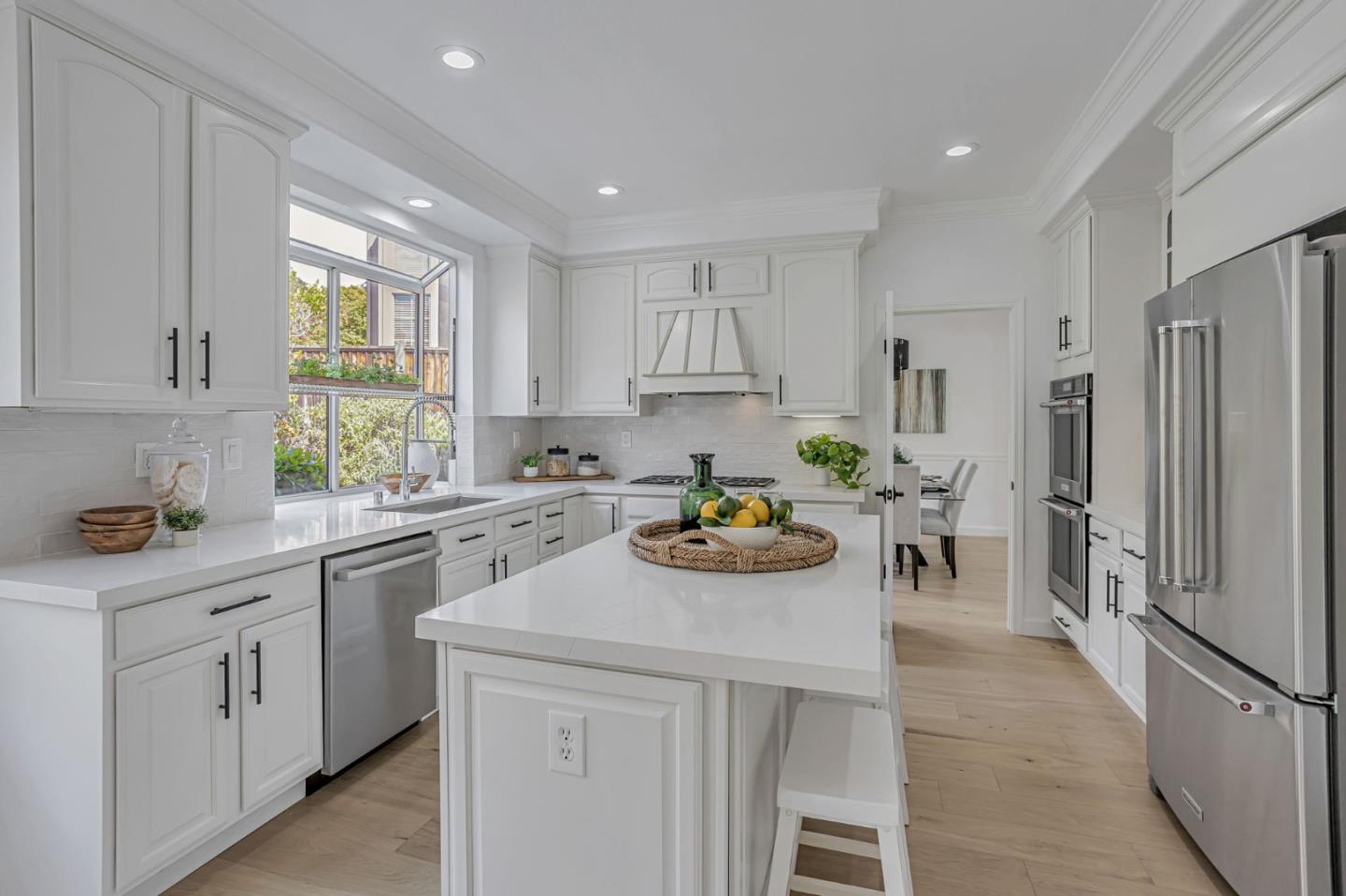 6565 Stonehill Drive