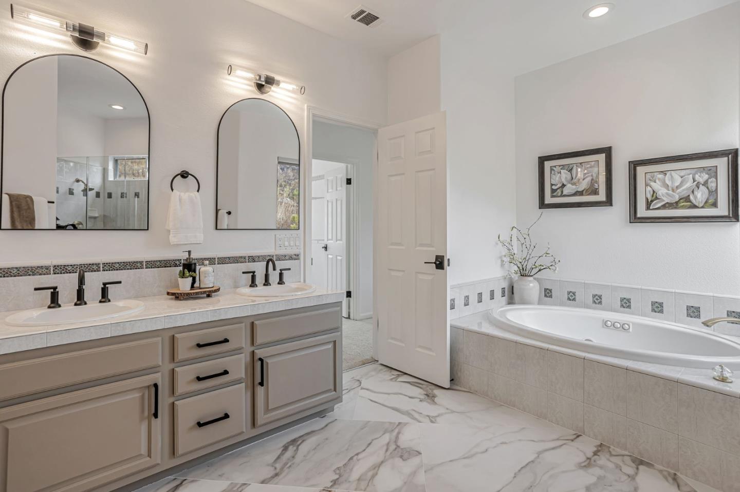 6565 Stonehill Drive