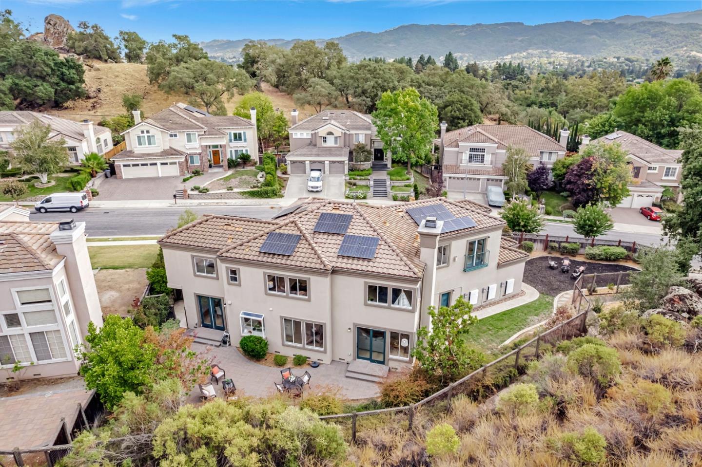 6565 Stonehill Drive