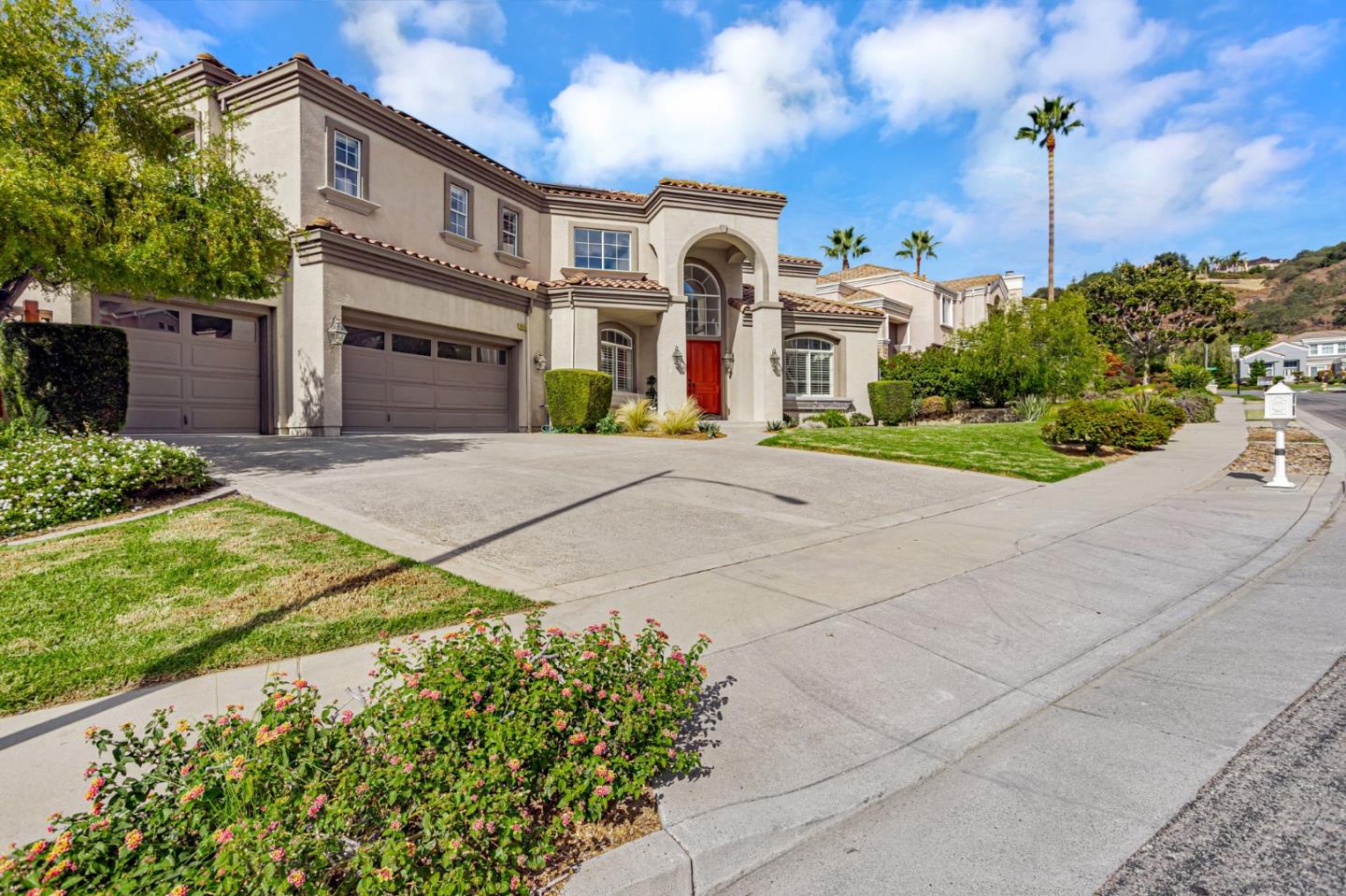 6565 Stonehill Drive