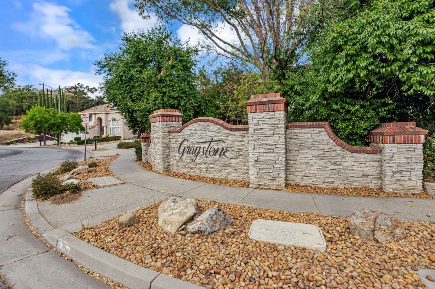 6565 Stonehill Drive