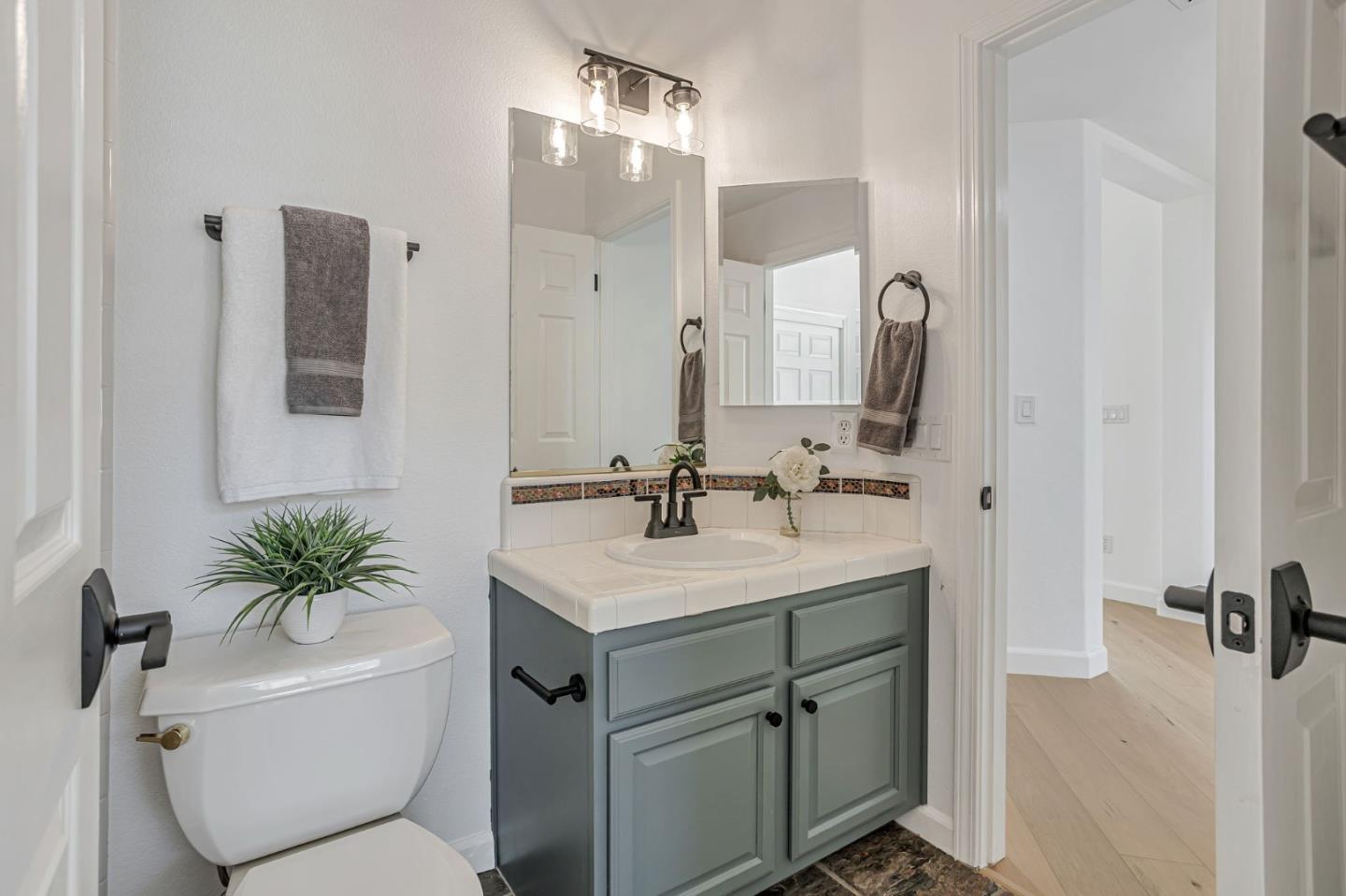 6565 Stonehill Drive