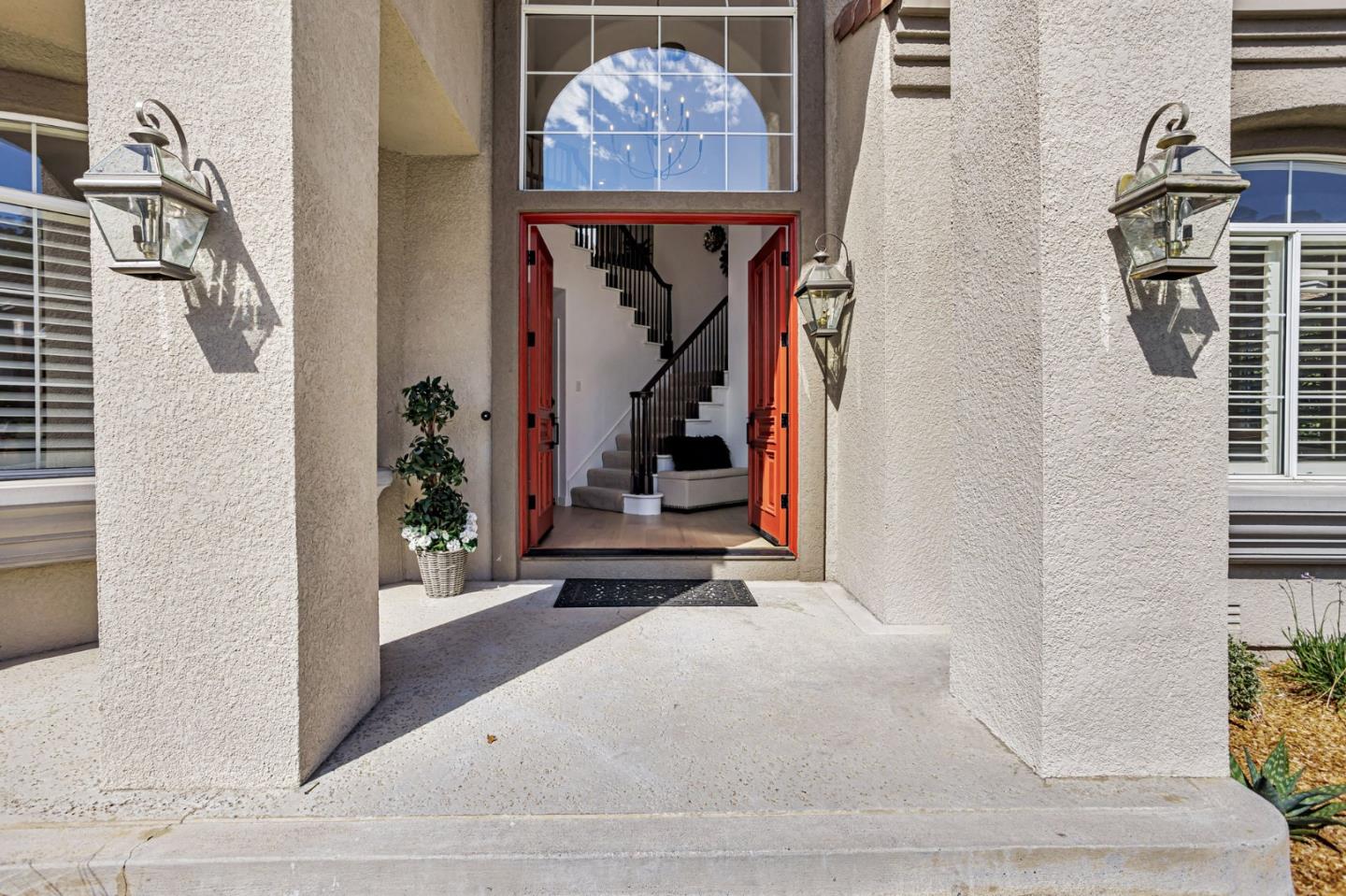 6565 Stonehill Drive