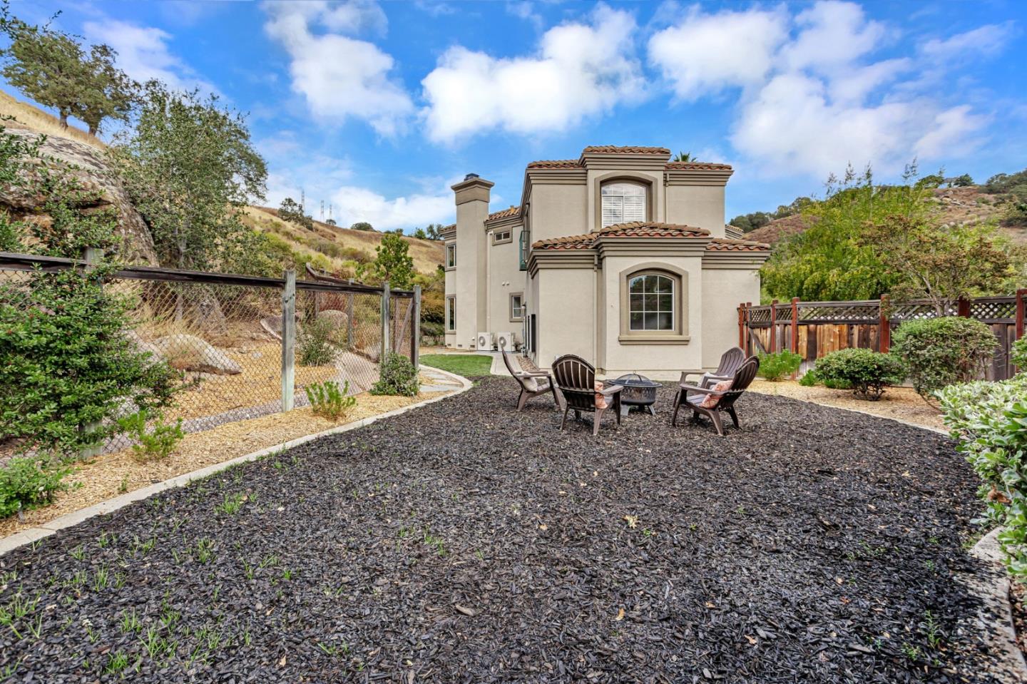 6565 Stonehill Drive