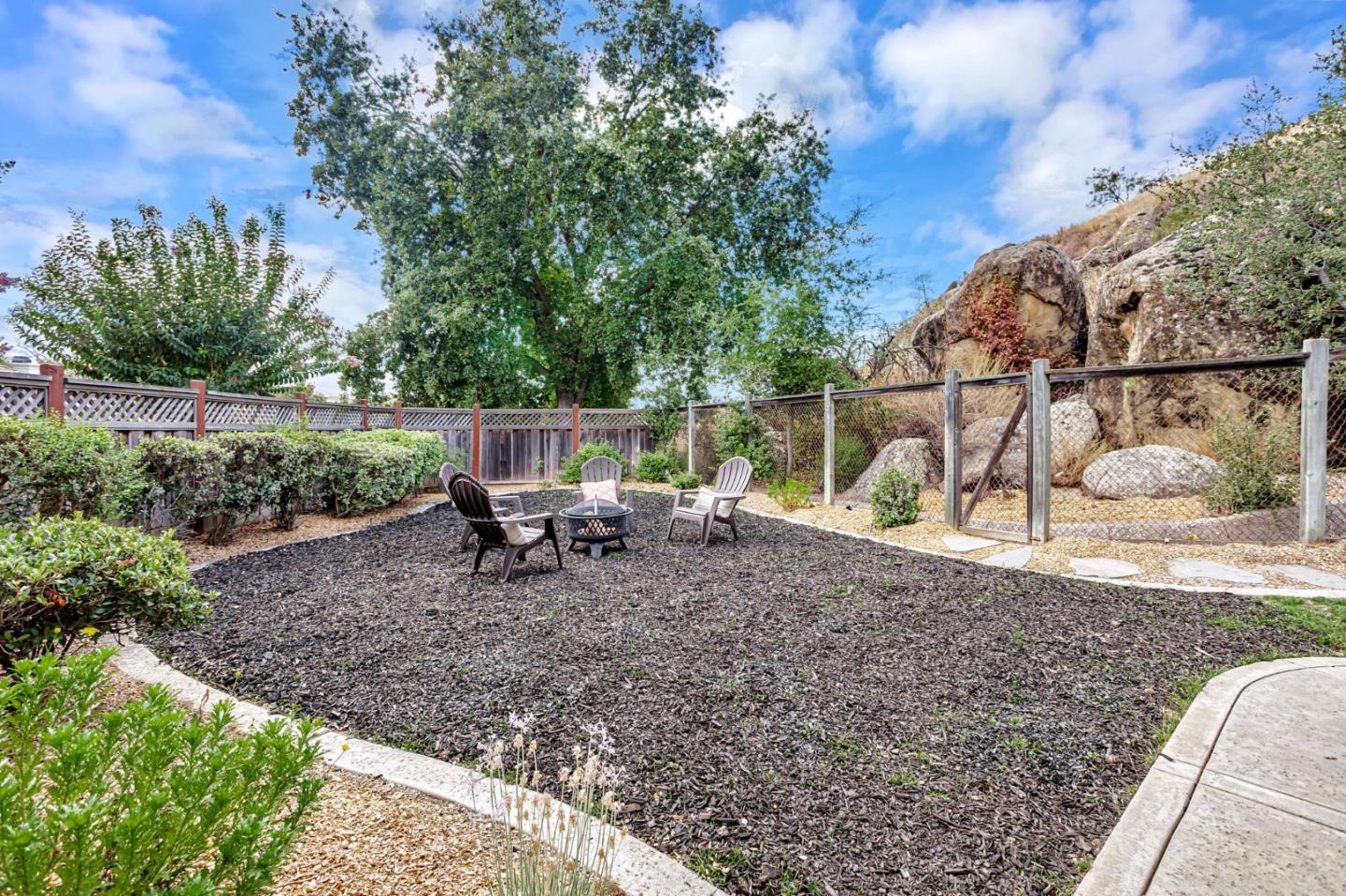 6565 Stonehill Drive