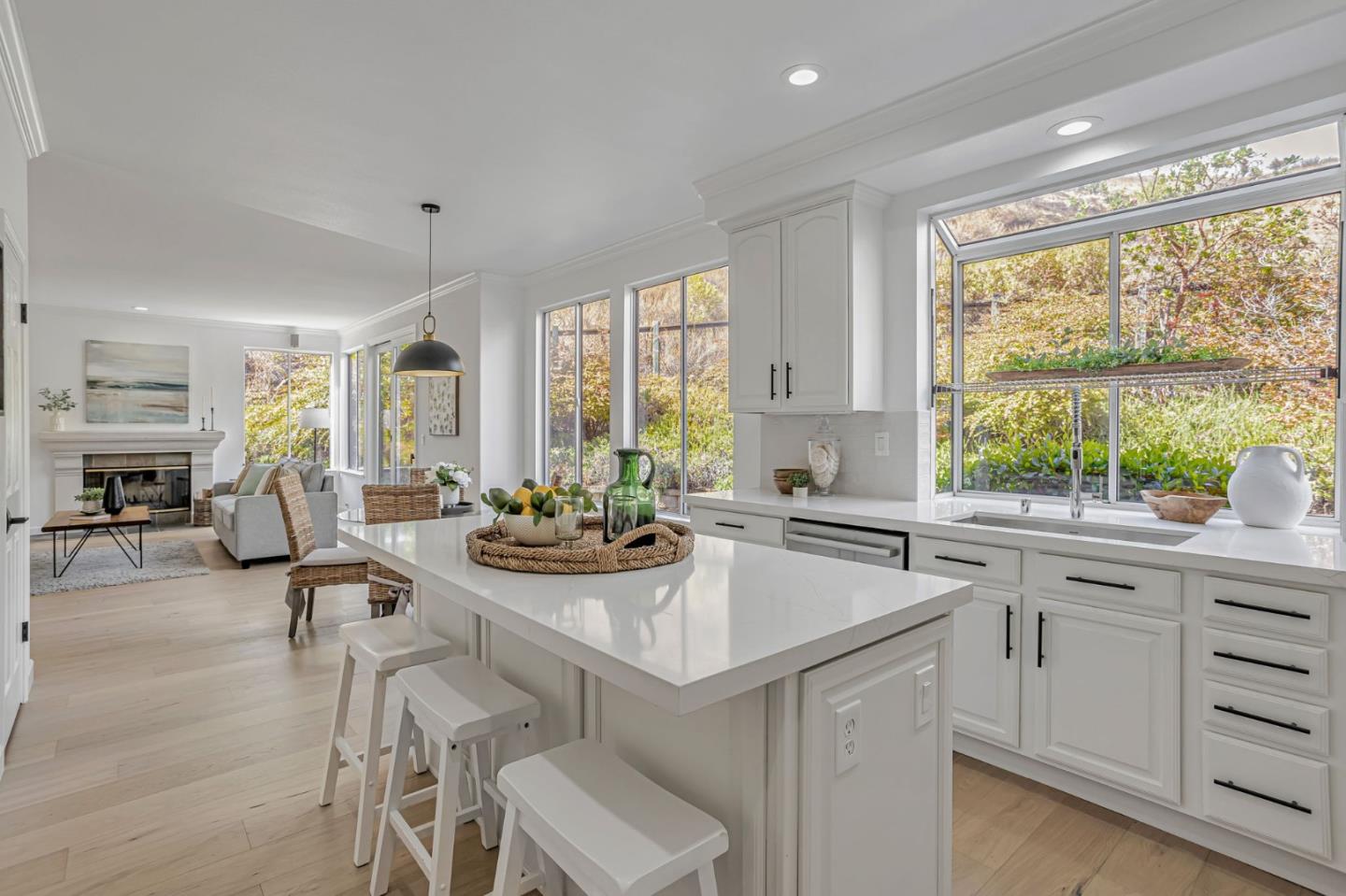 6565 Stonehill Drive