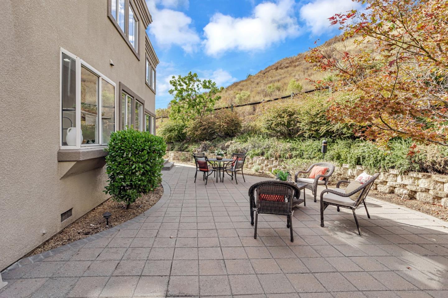 6565 Stonehill Drive