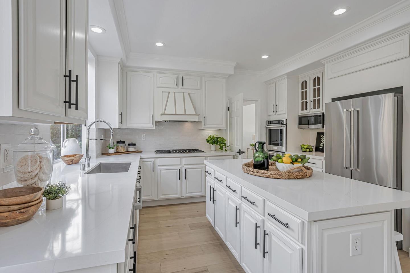 6565 Stonehill Drive