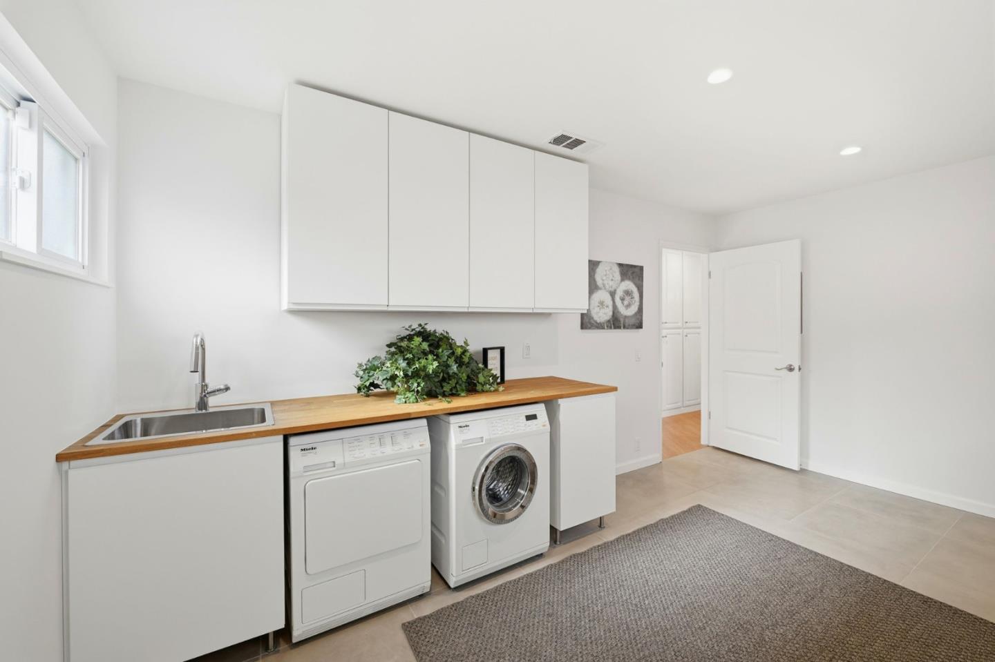 2784 Doverton Square