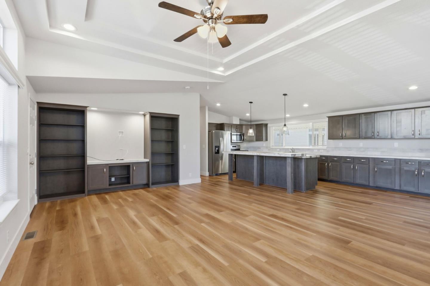 2052 Gold Street Unit: 7